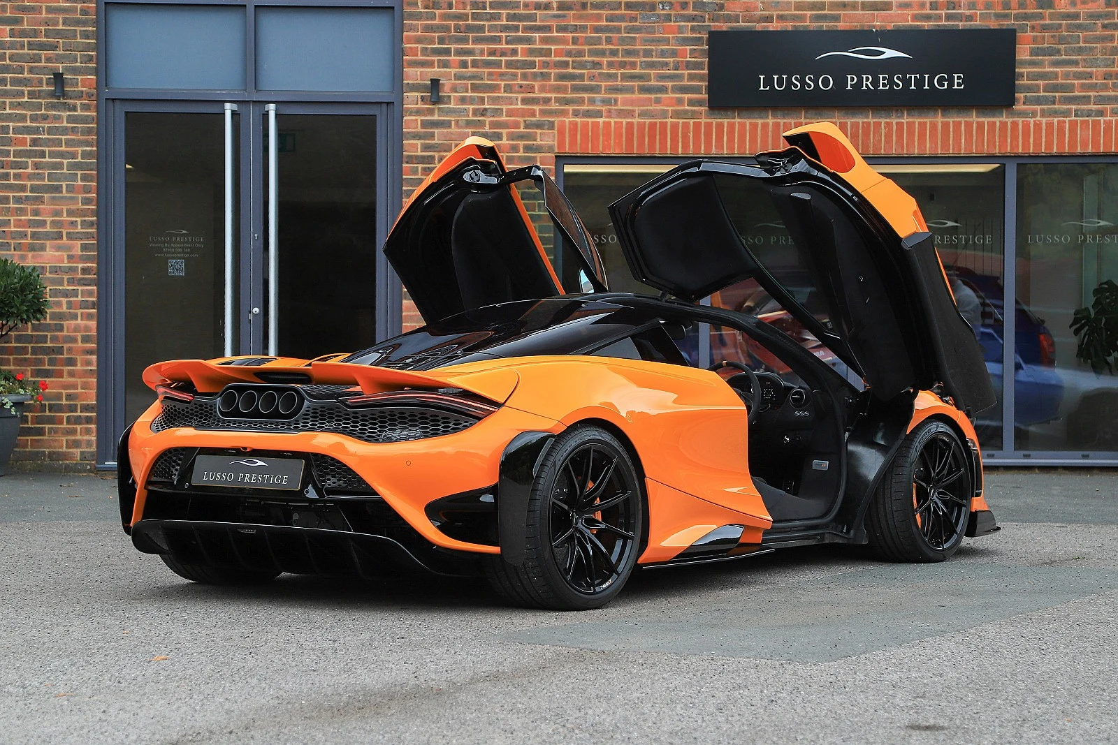 McLaren 765LT, 7/10