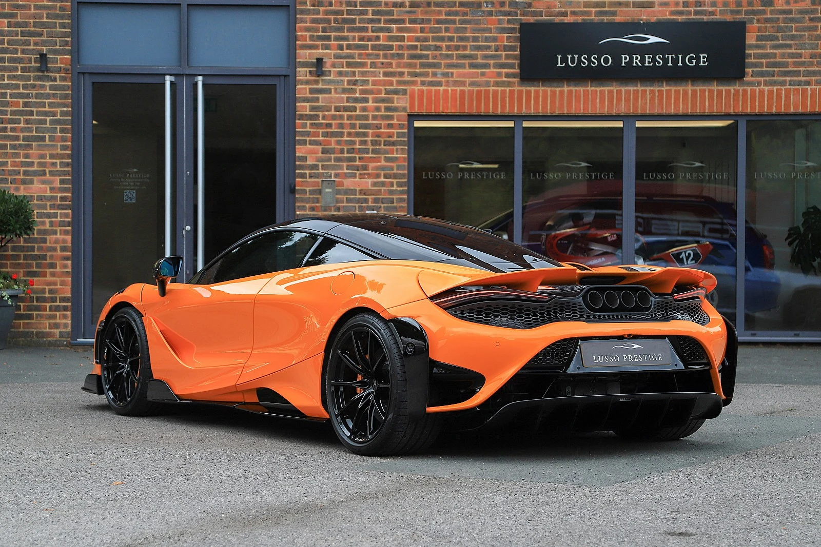 McLaren 765LT, 9/10