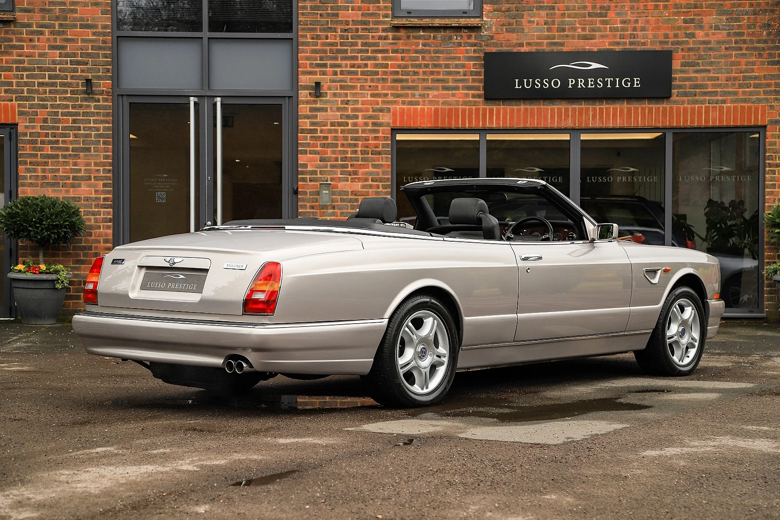 Bentley Azure Mulliner, 8/10