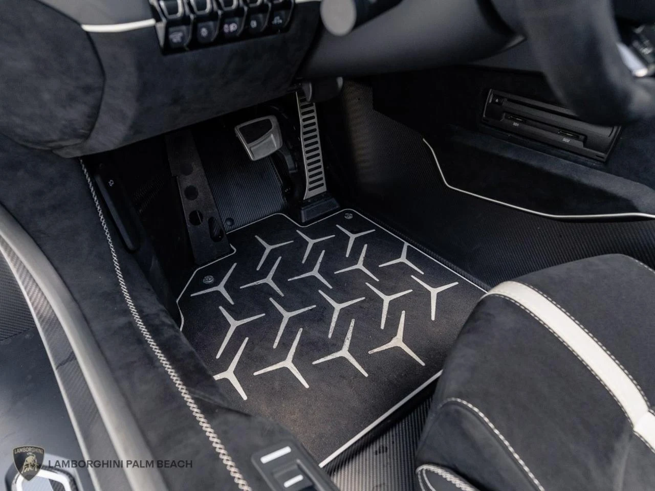 2021 Lamborghini Aventador SVJ Roadster, 25/30