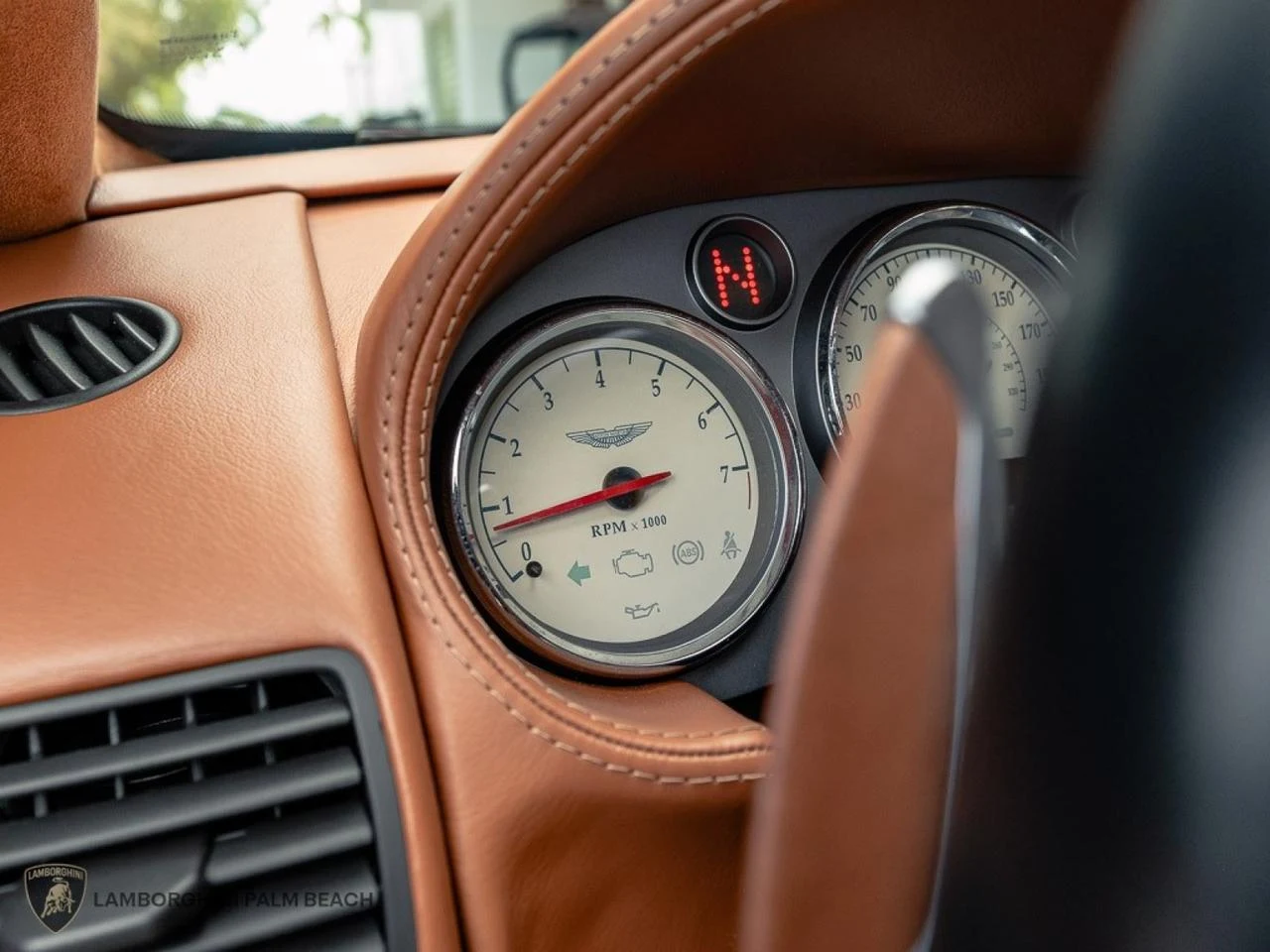 2003 Aston Martin Vanquish, 16/30