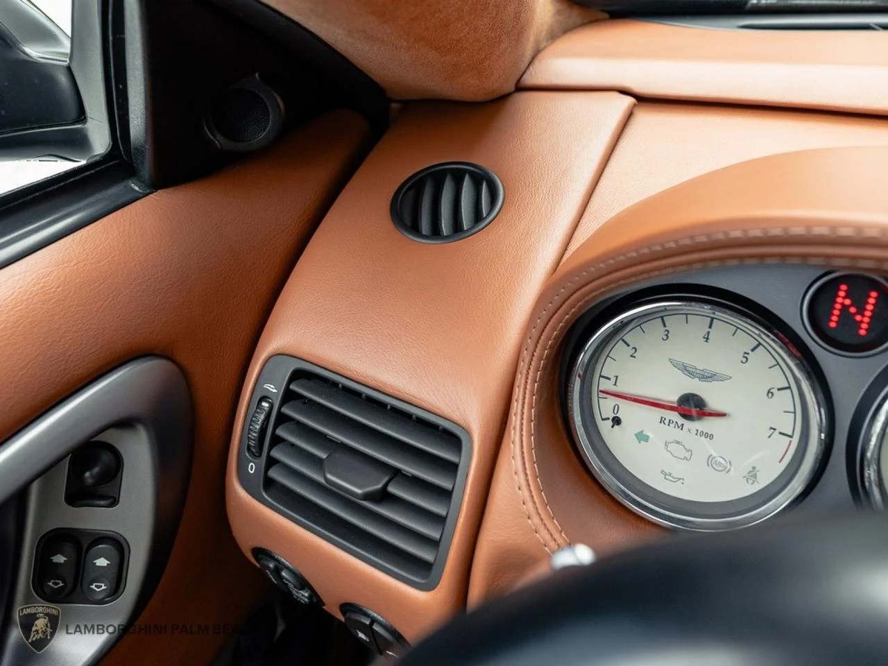 2003 Aston Martin Vanquish, 17/30