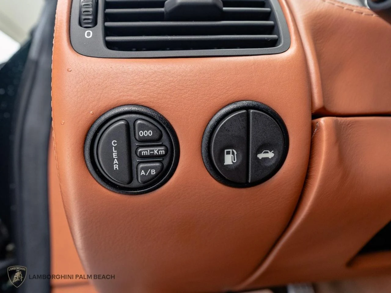 2003 Aston Martin Vanquish, 18/30
