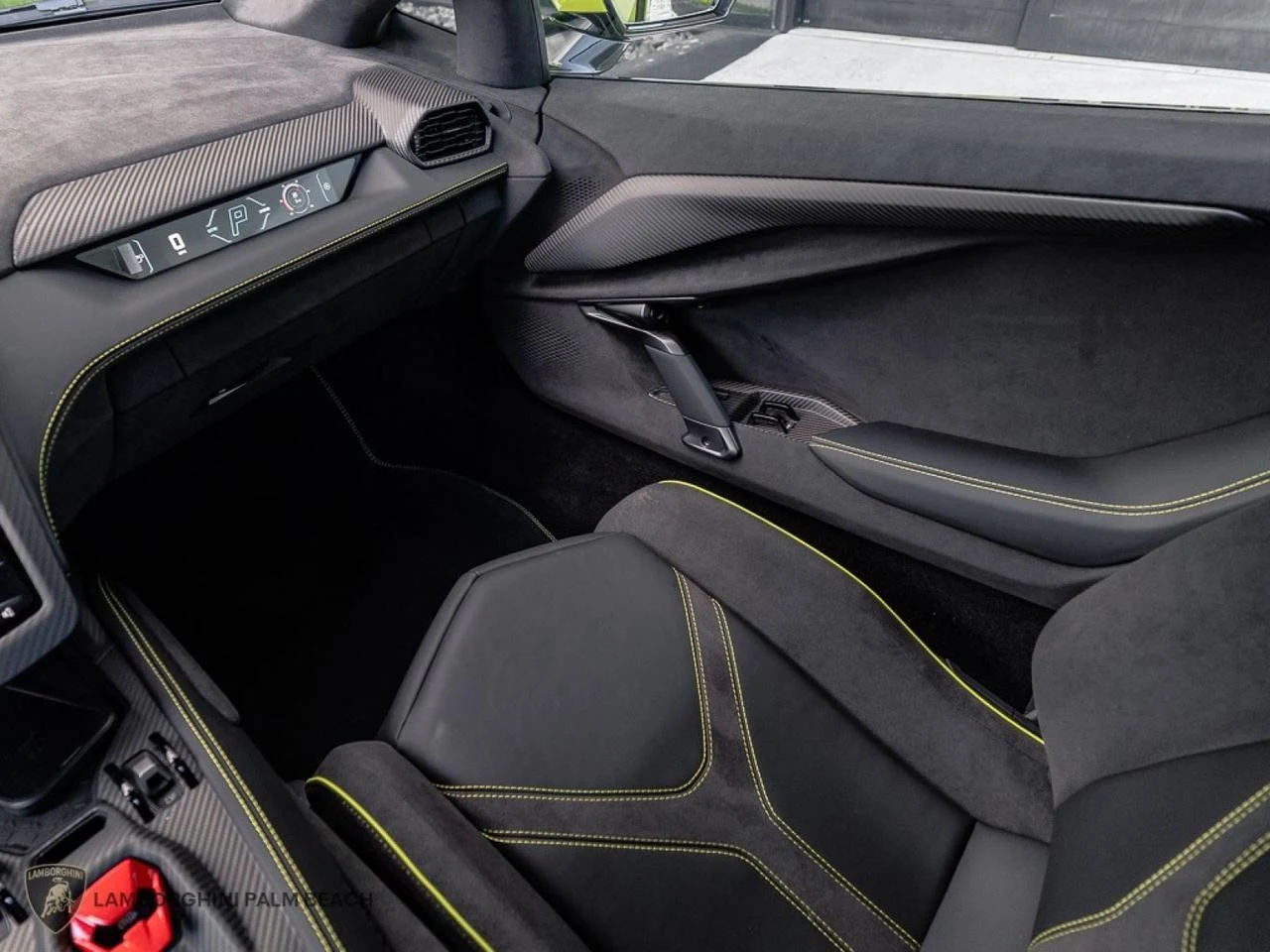 2025 Lamborghini Revuelto, 12/30