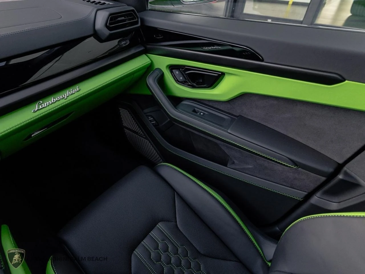2025 Lamborghini Urus SE, 10/30