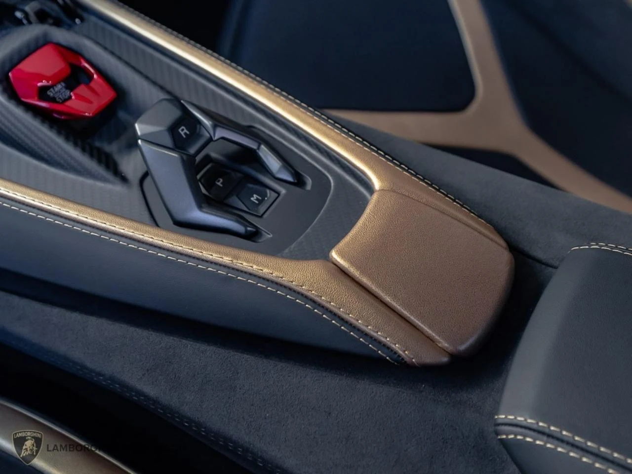 2025 Lamborghini Revuelto interior, center console, Nero/Oro