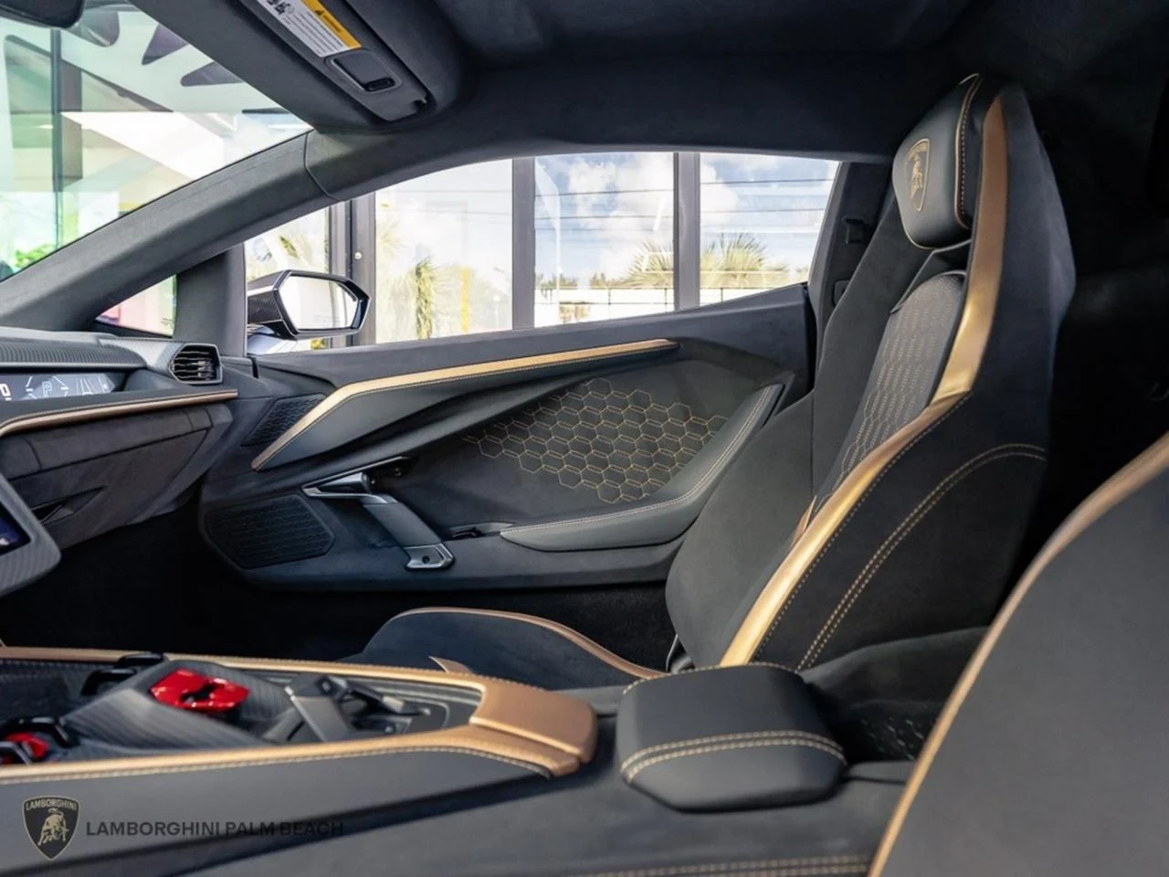 2025 Lamborghini Revuelto interior, seats, Nero/Oro