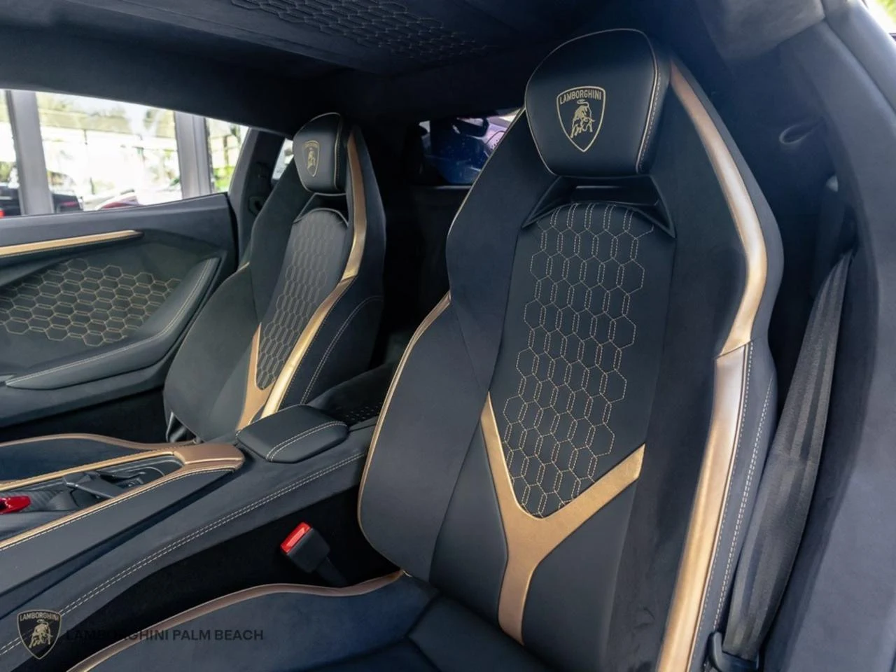 2025 Lamborghini Revuelto interior, seats, Nero/Oro