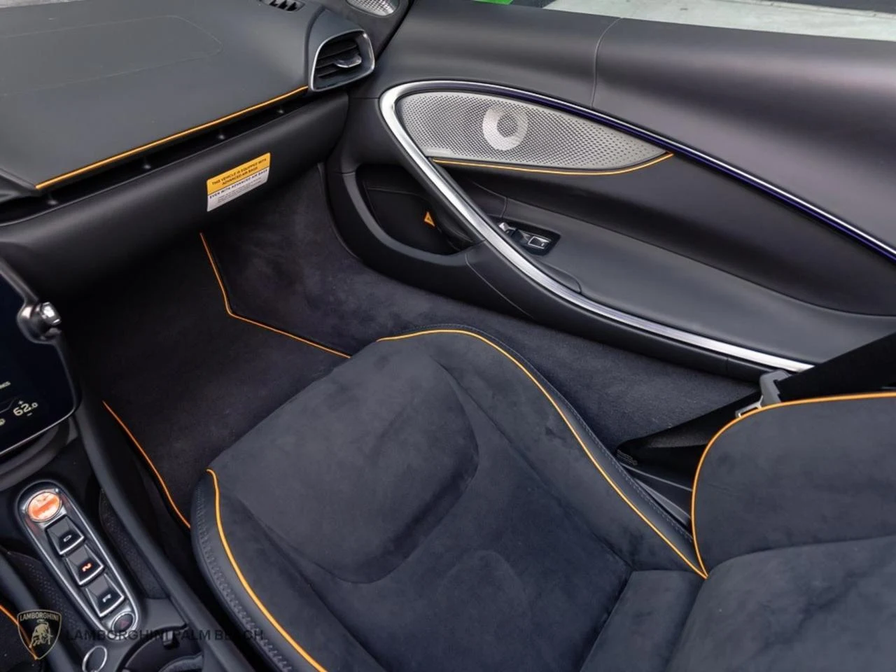 2025 McLaren Artura Spider interior