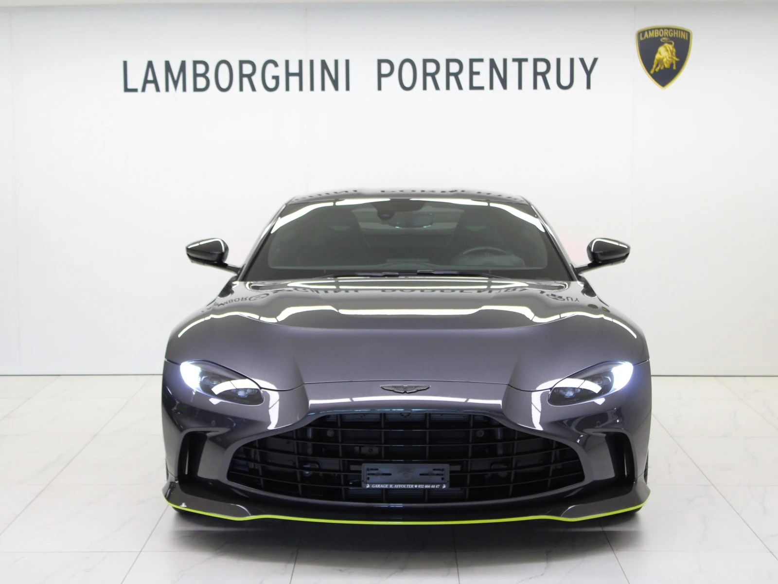 Aston Martin V12 Vantage, 5/6