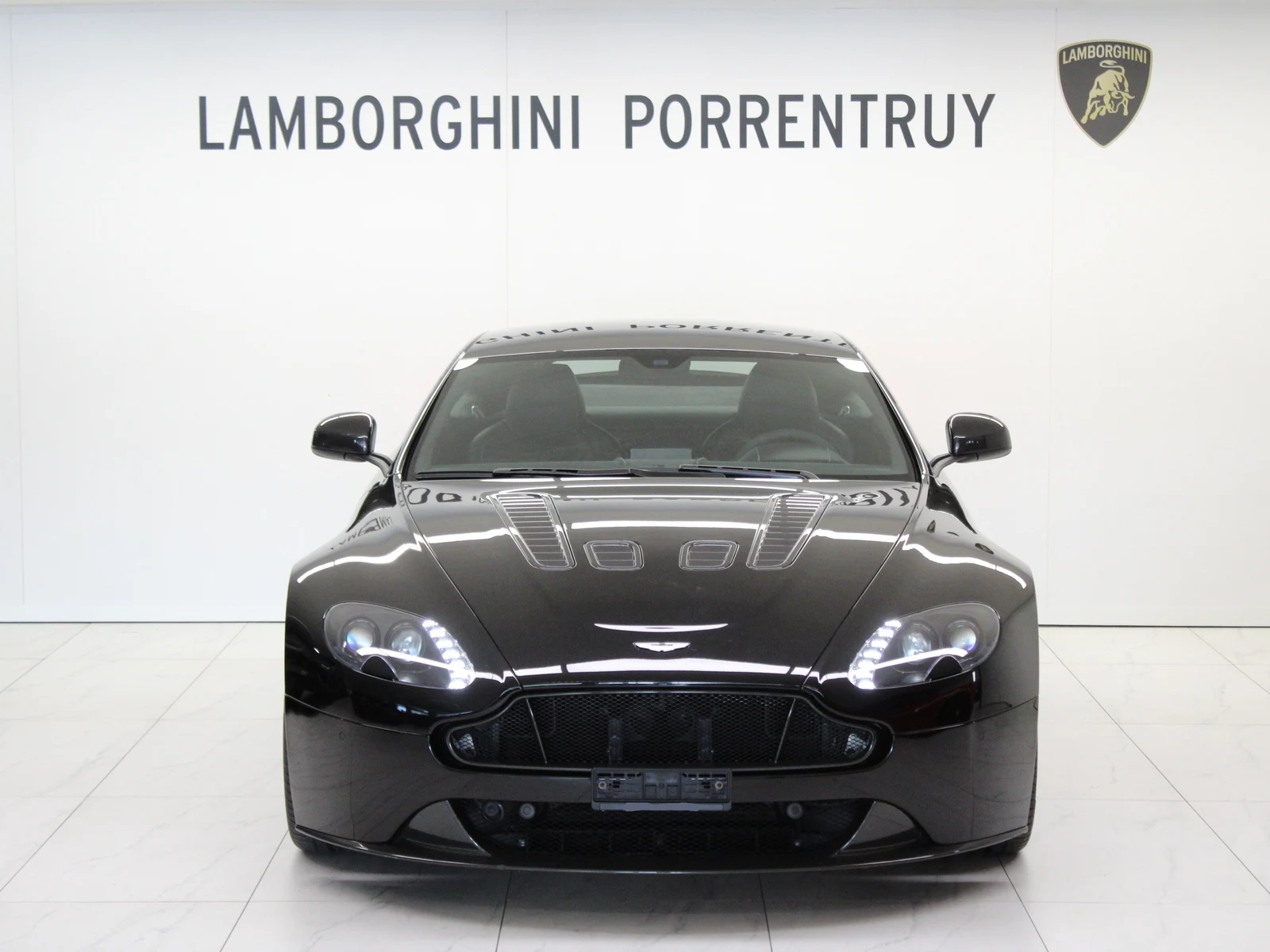 Aston Martin V12 Vantage S, 5/8