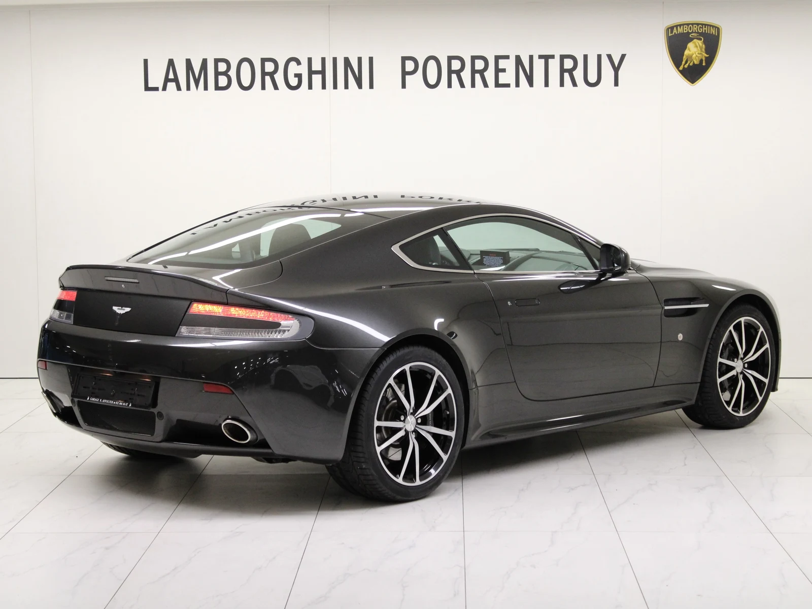 Aston Martin V8 Vantage S, 3/7