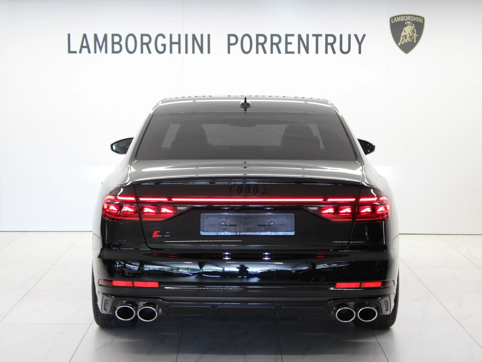 Audi S8, 4/9