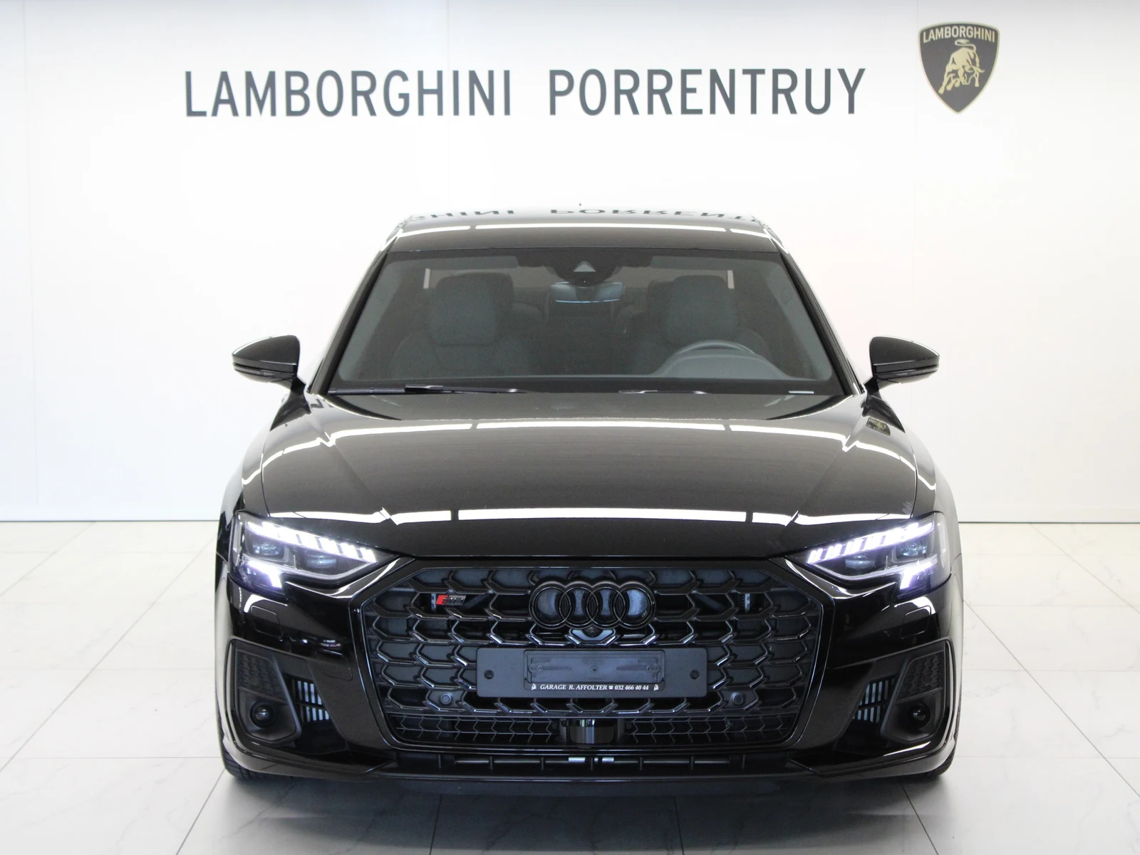 Audi S8, 5/9