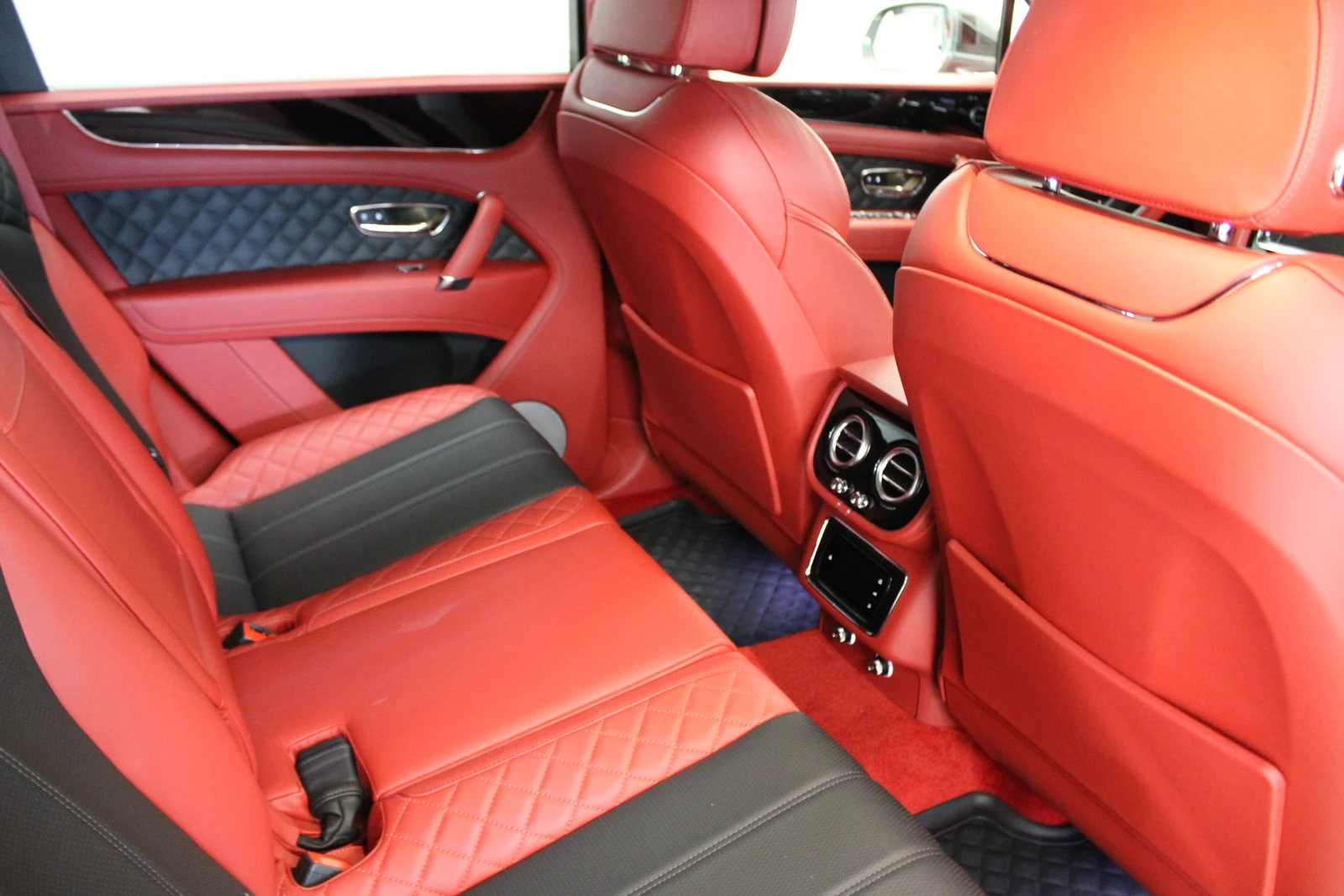 Bentley Bentayga V8 Diesel, 9/9