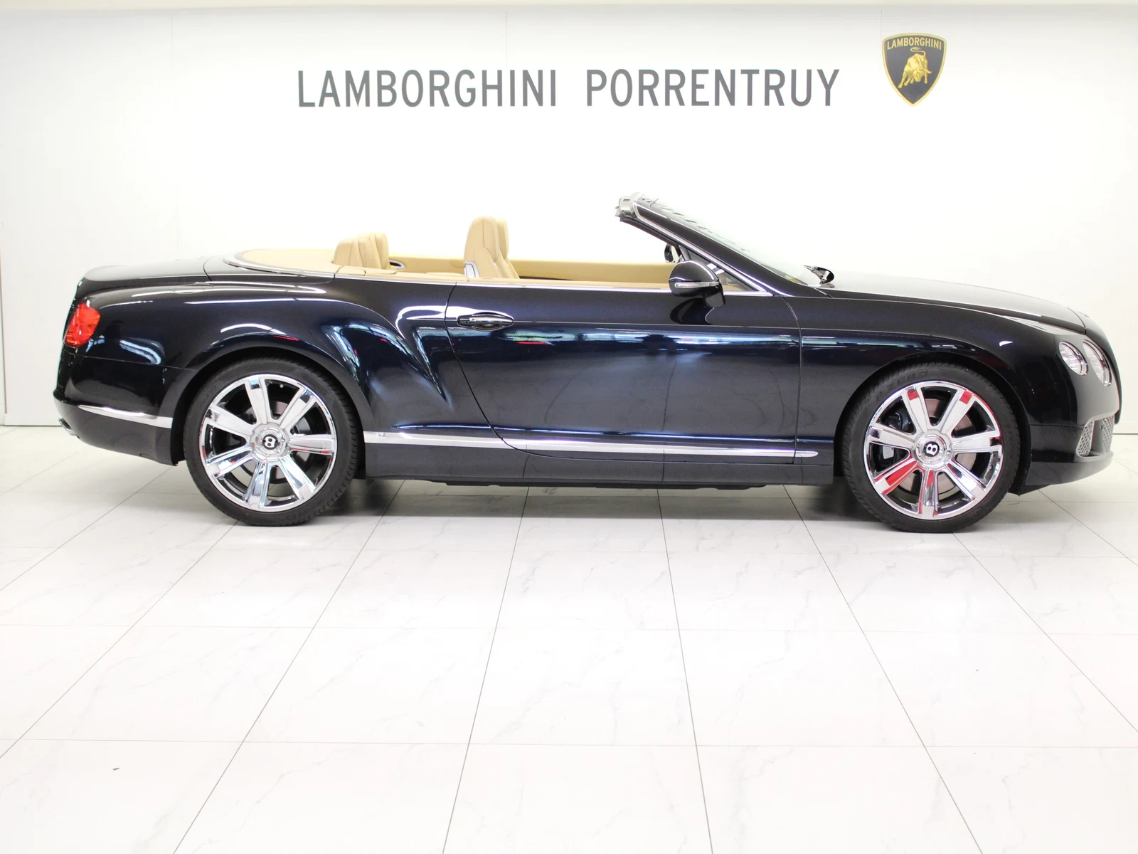 Bentley Continental GTC W12, 2/7