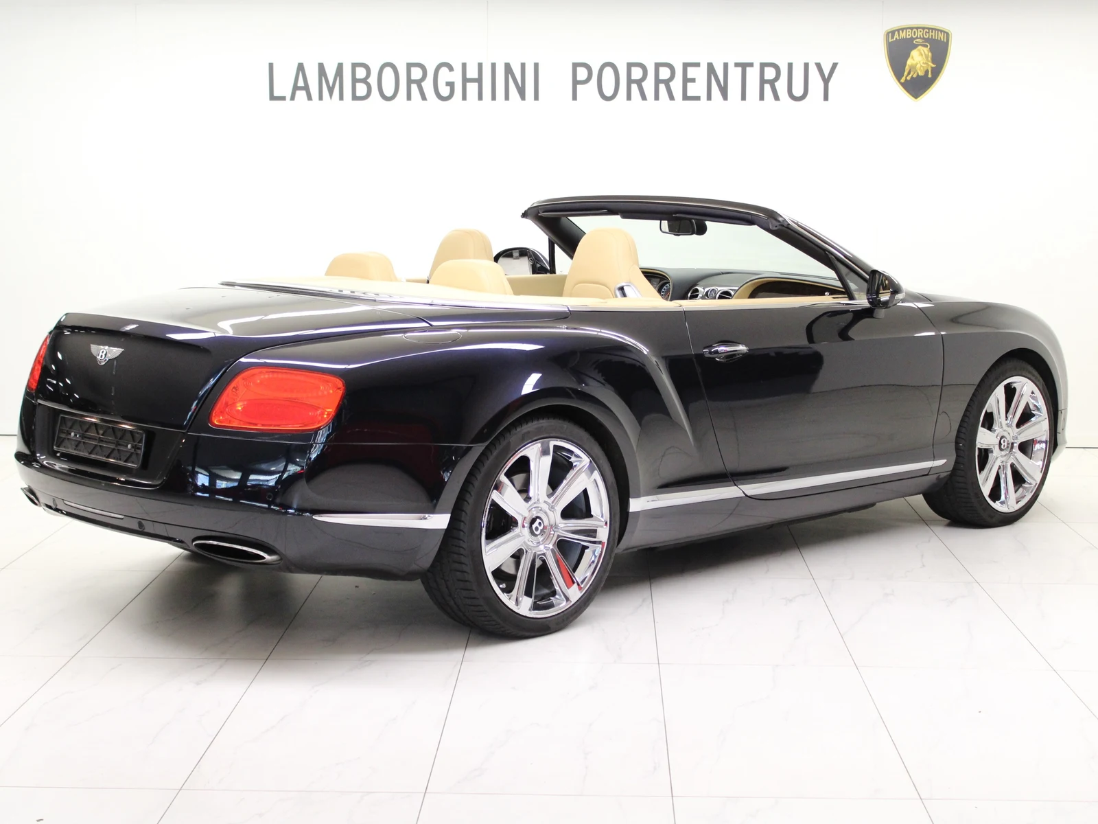Bentley Continental GTC W12, 3/7