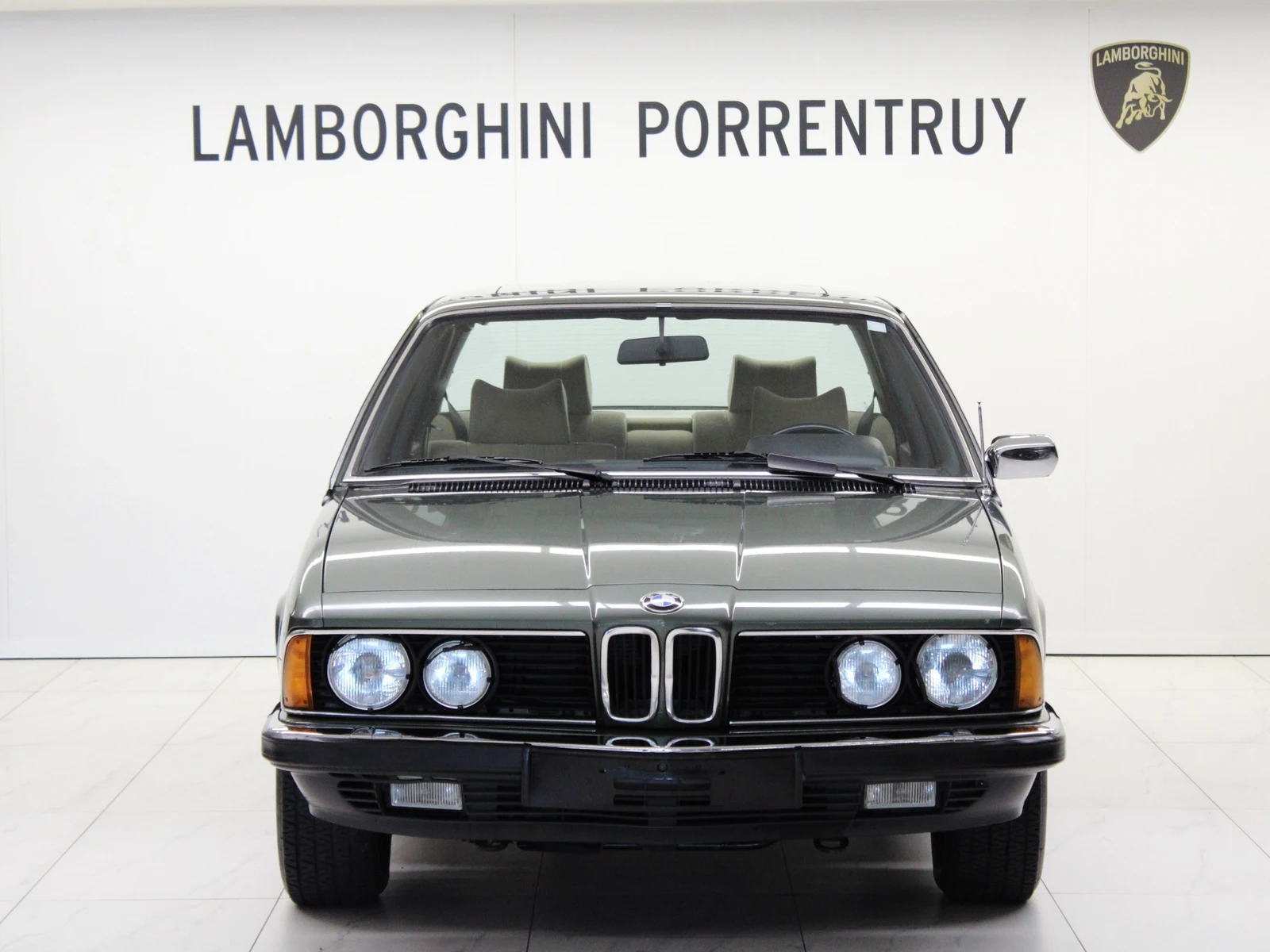 BMW 745i (E23), 5/9