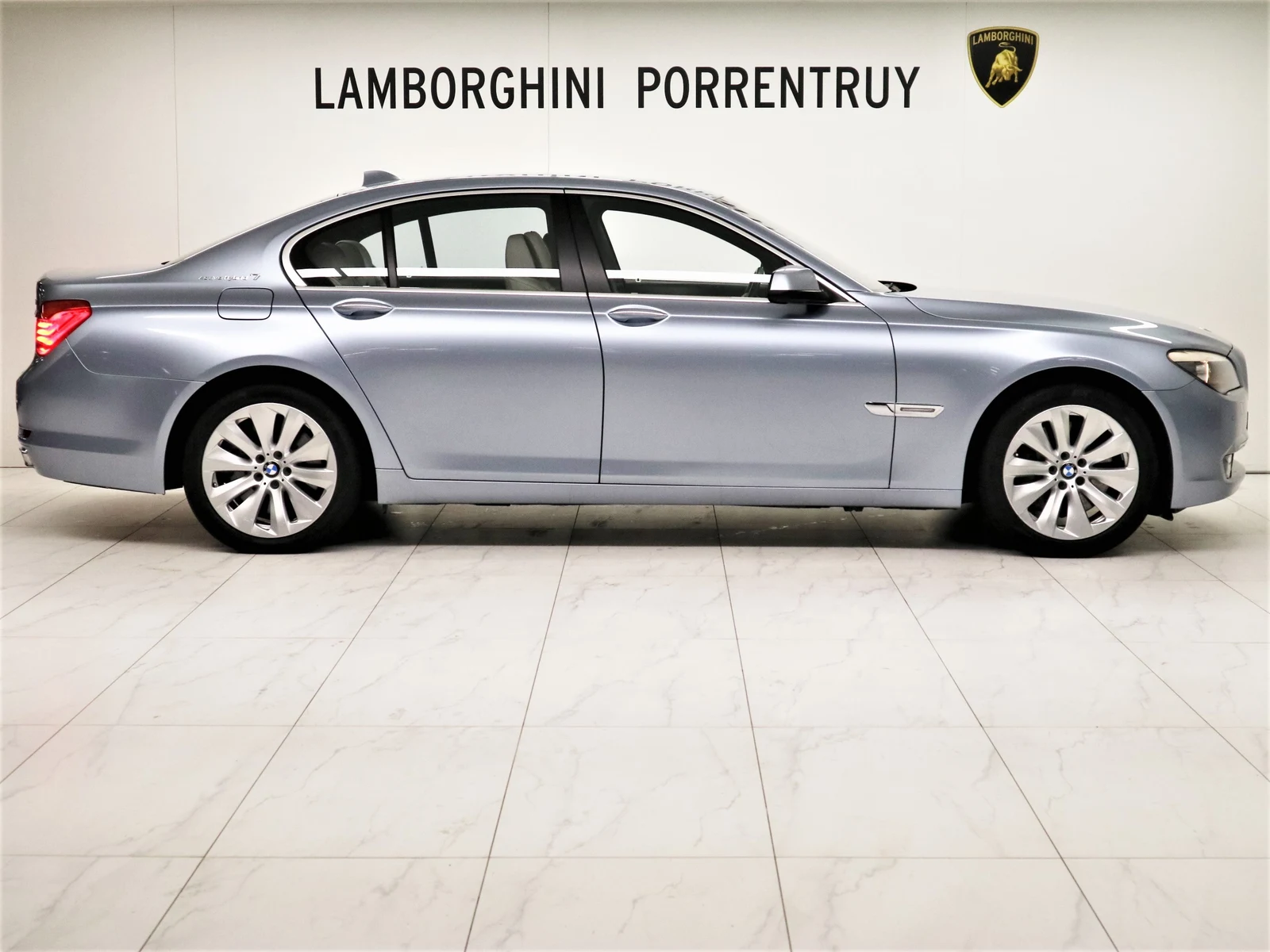 BMW 750i L (F02), 2/8