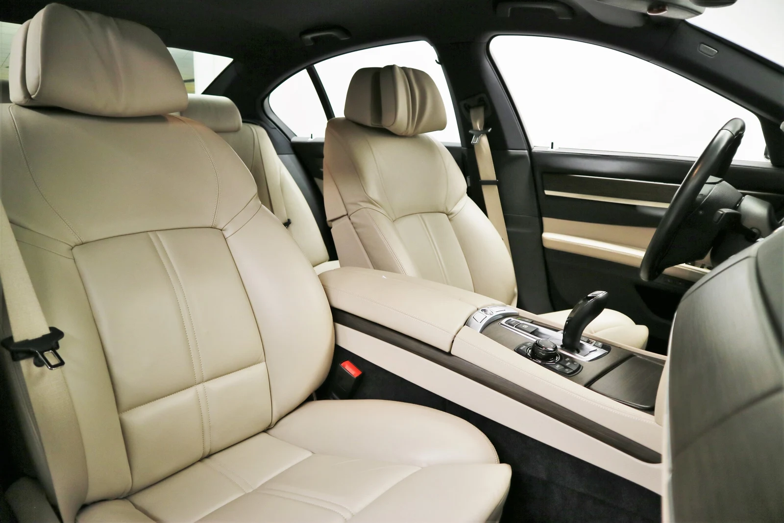 BMW 750i L (F02), 8/8