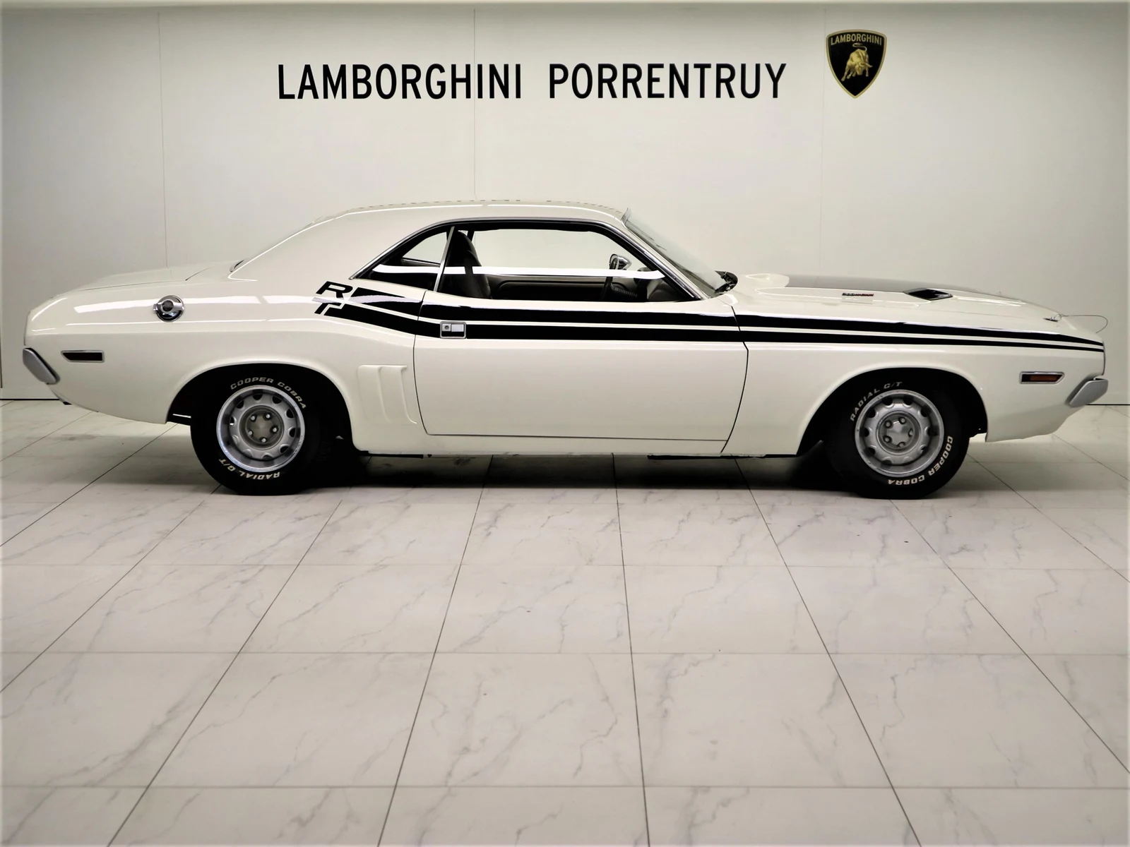 Dodge Challenger R/T 383, 2/7