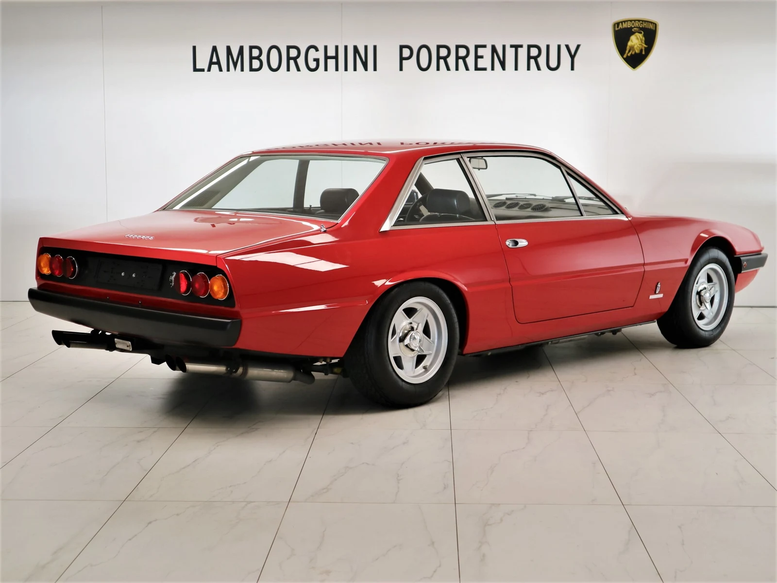 Ferrari 365 GT4 2+2, 3/10