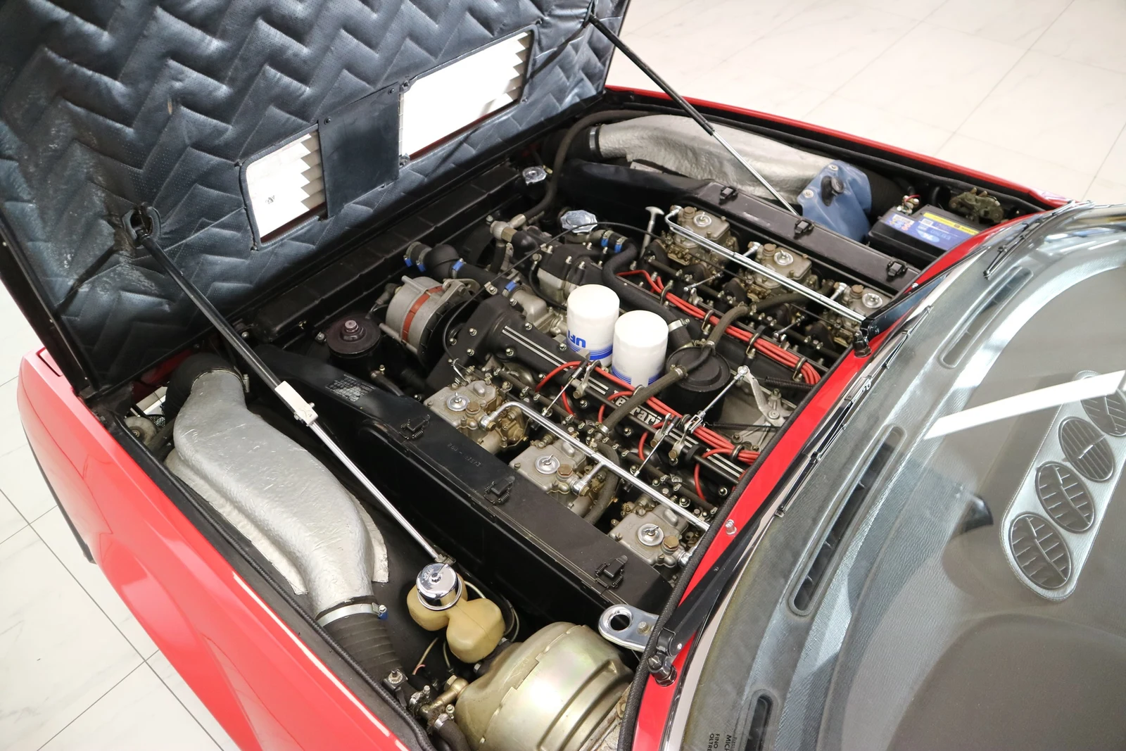 Ferrari 365 GT4 2+2, 9/10