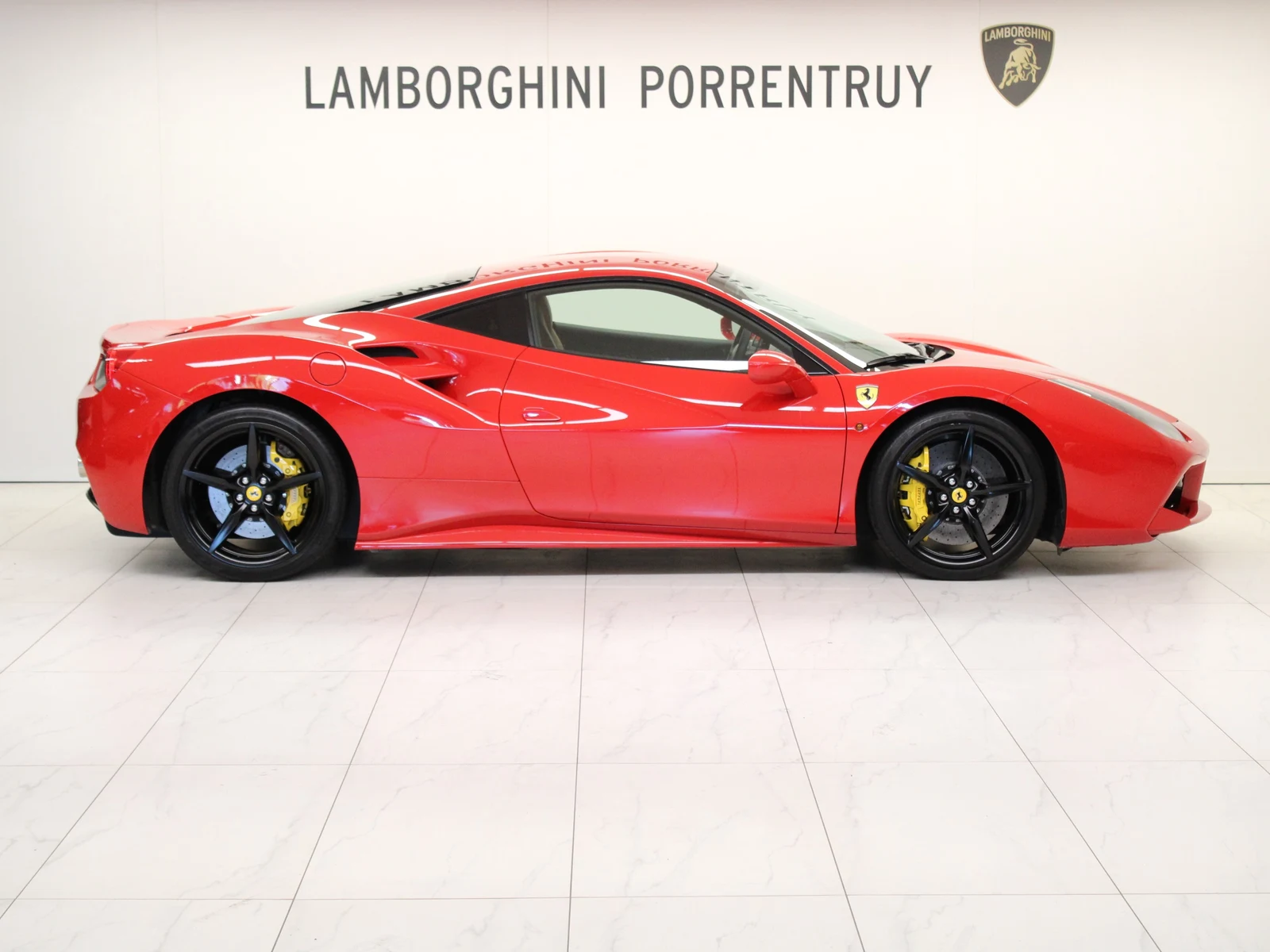 Ferrari 488 GTB, 2/8