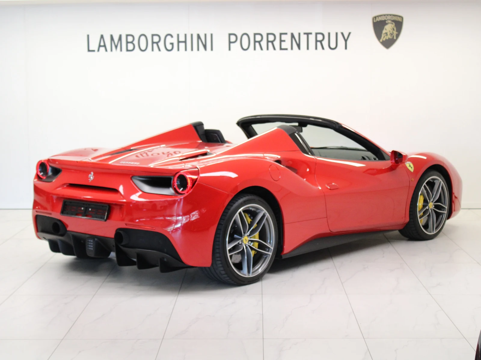 Ferrari 488 Spider, 3/7