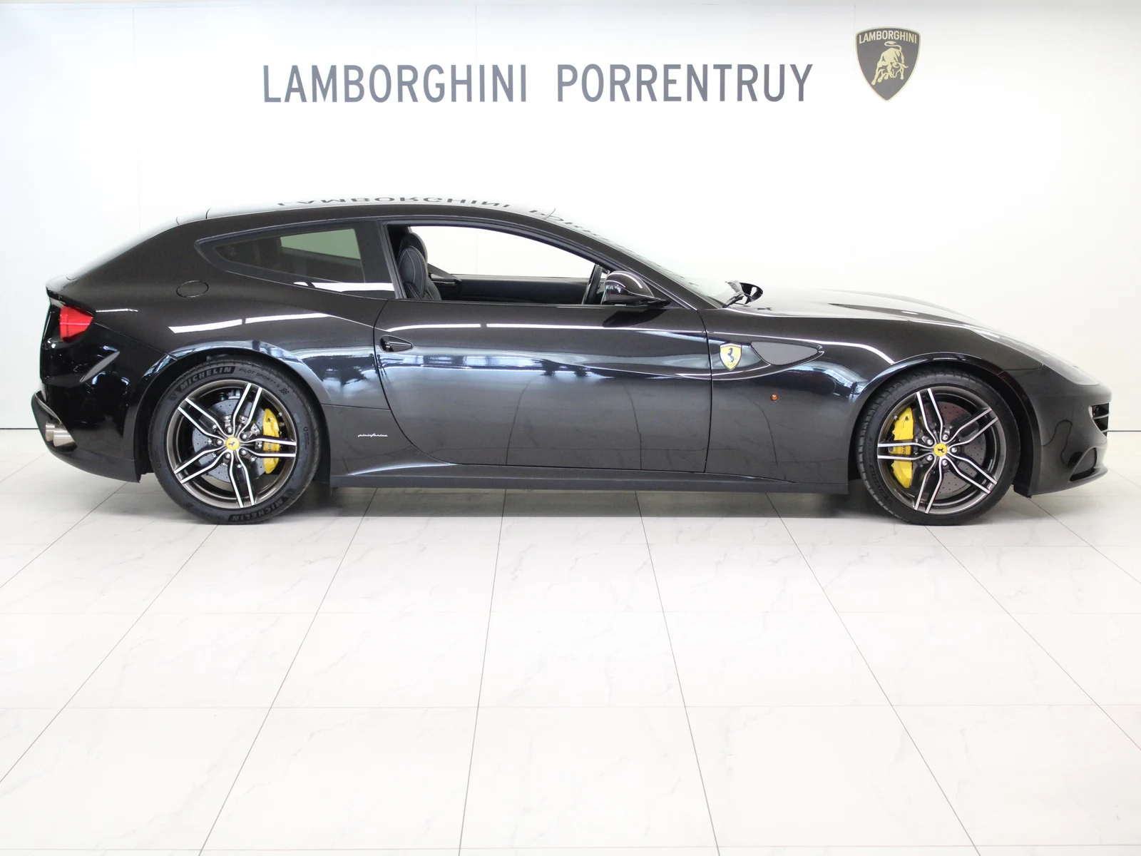 Ferrari FF, 2/7