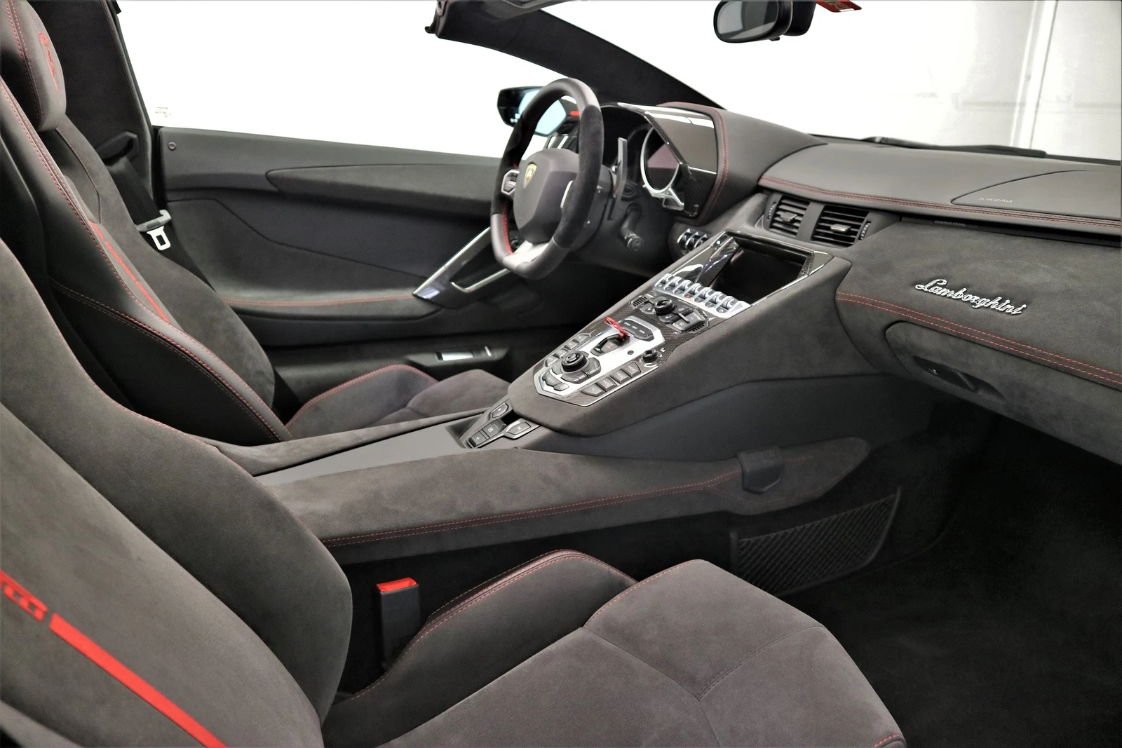 Lamborghini Aventador LP 700-4 Roadster Pirelli Edition, 6/8