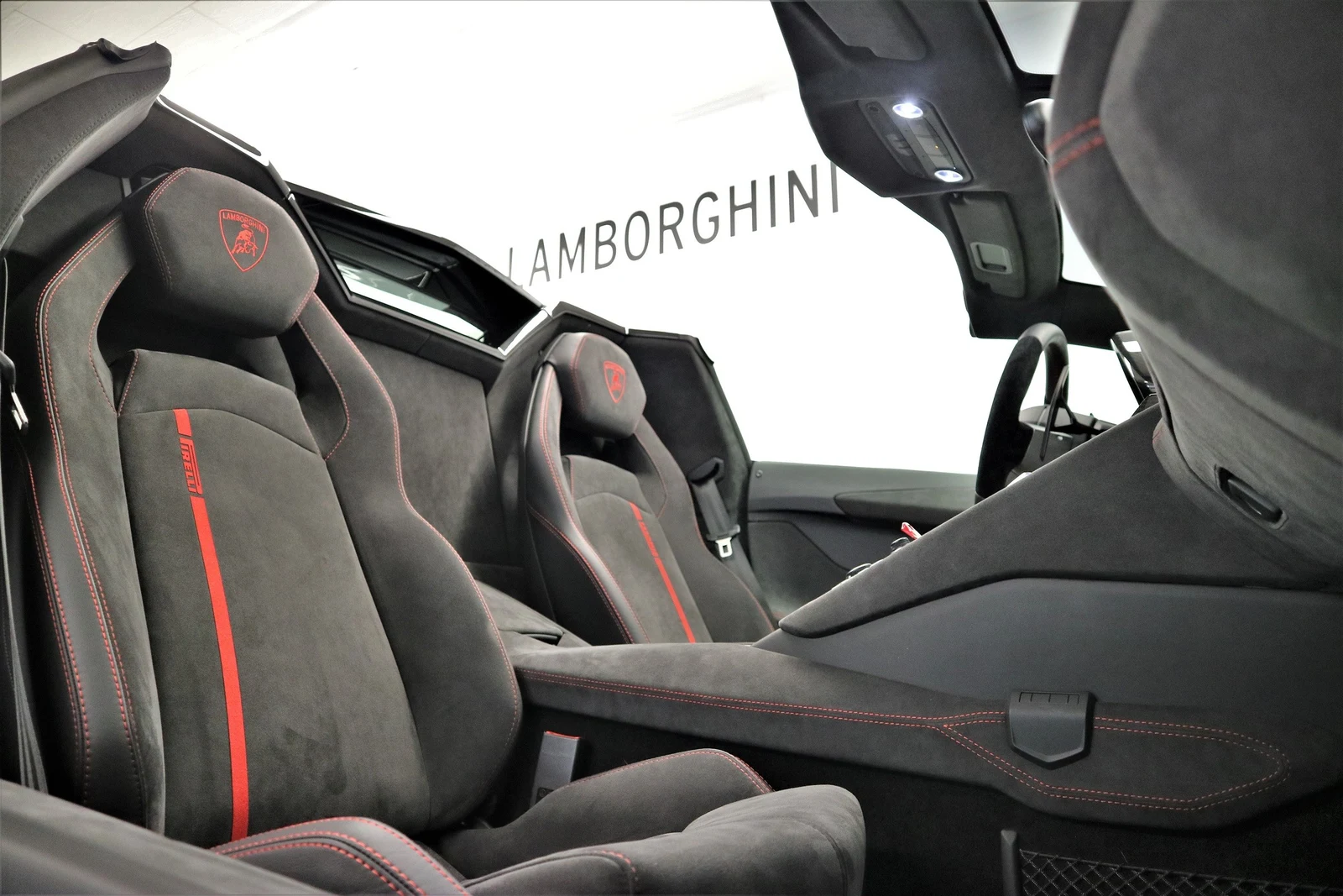 Lamborghini Aventador LP 700-4 Roadster Pirelli Edition, 8/8