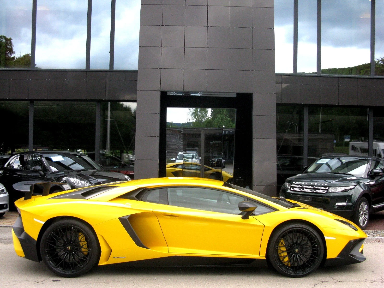 Lamborghini Aventador LP 750-4 SV, 2/4