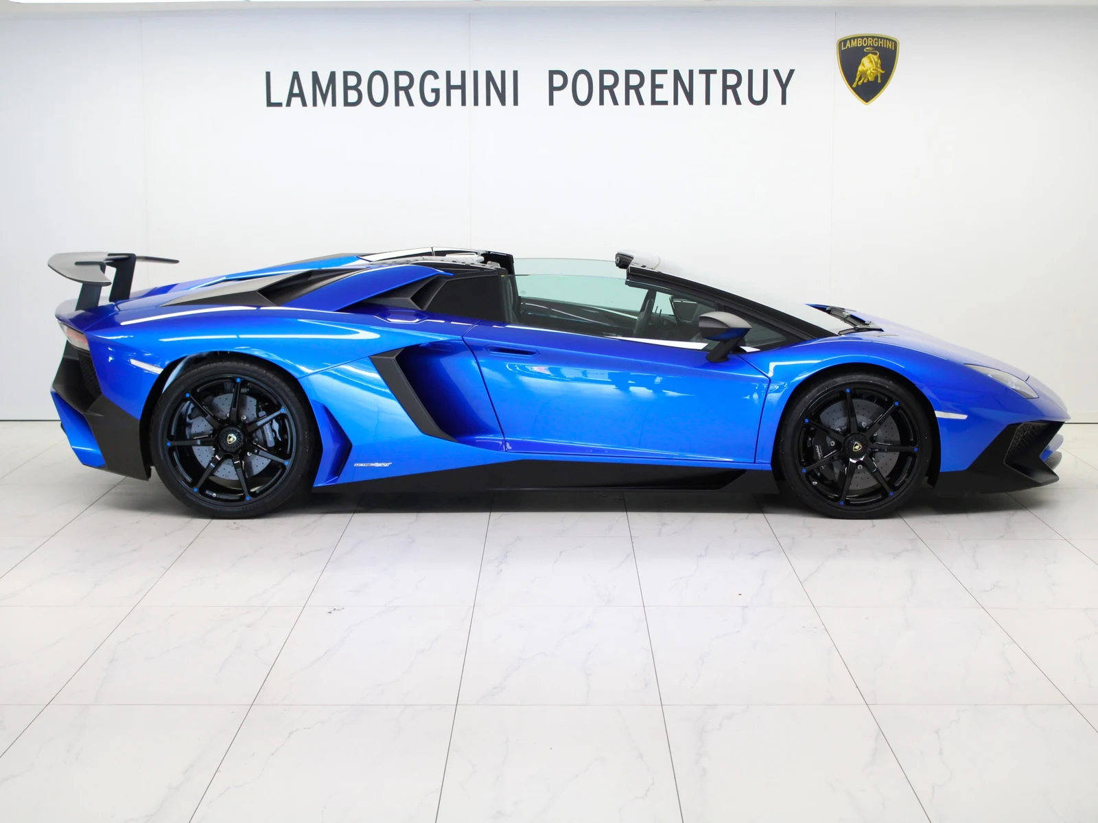 Lamborghini Aventador LP 750-4 SV Roadster, 2/9