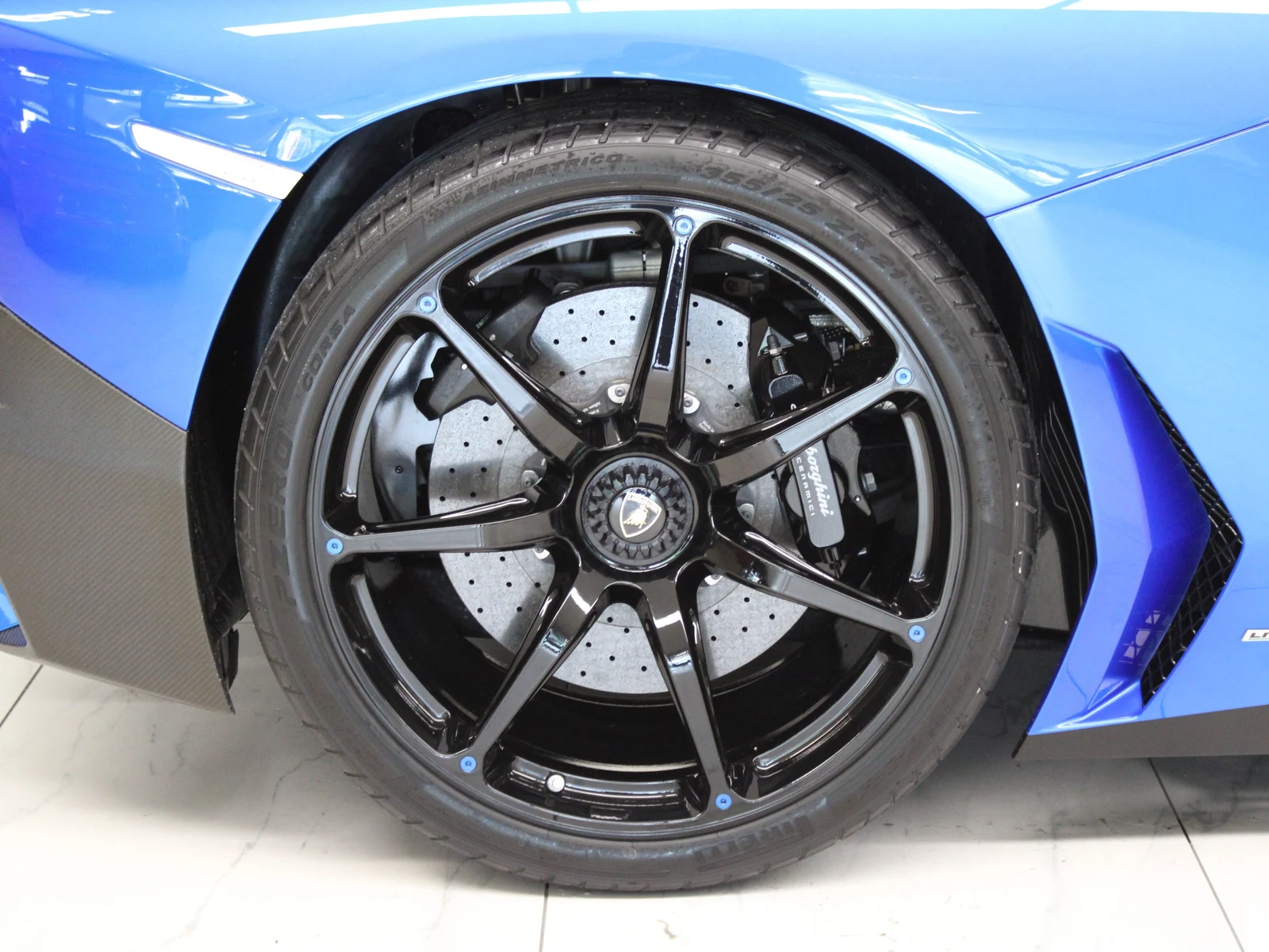 Lamborghini Aventador LP 750-4 SV Roadster, 6/9