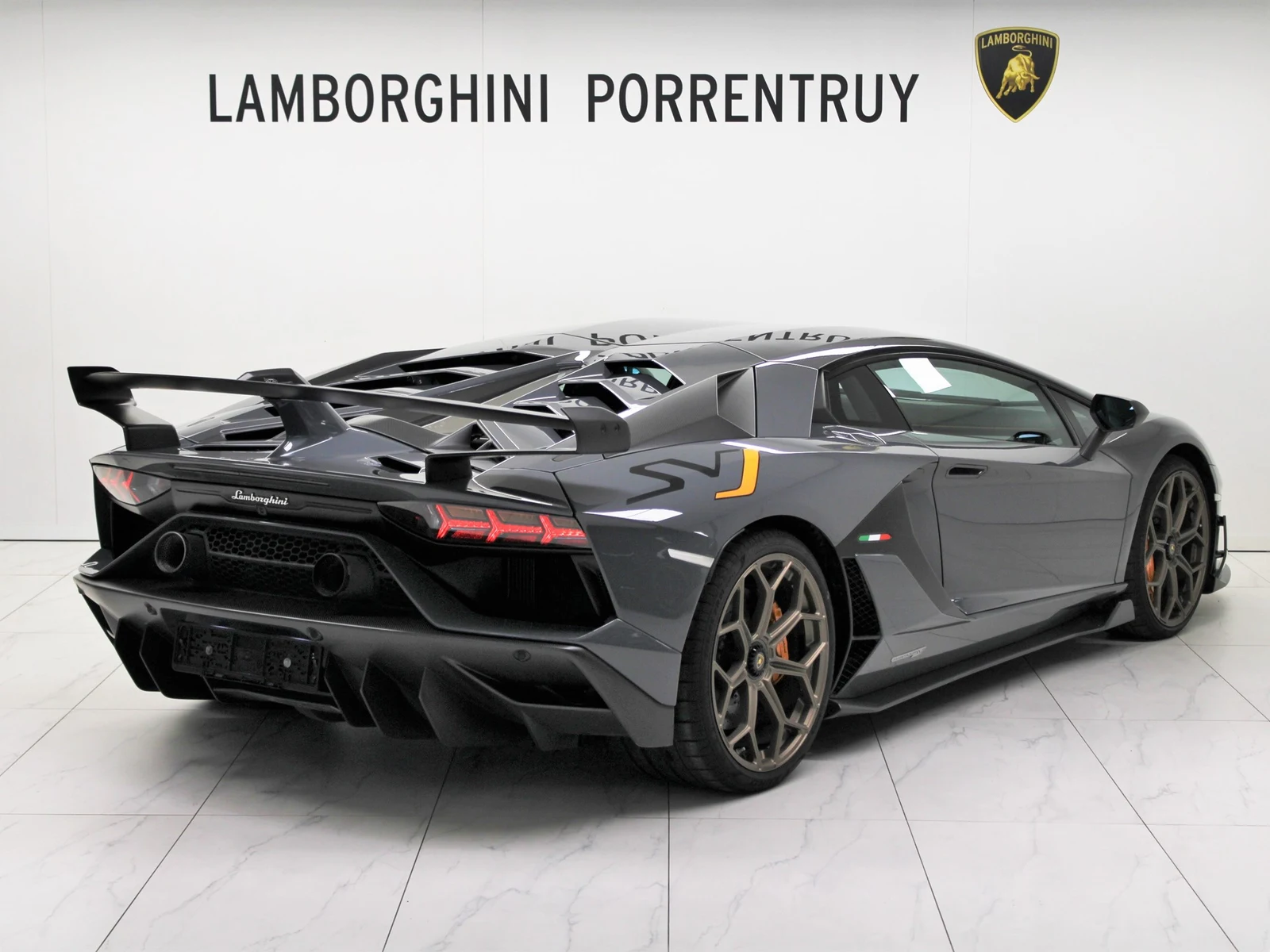 Lamborghini Aventador SVJ, 3/8