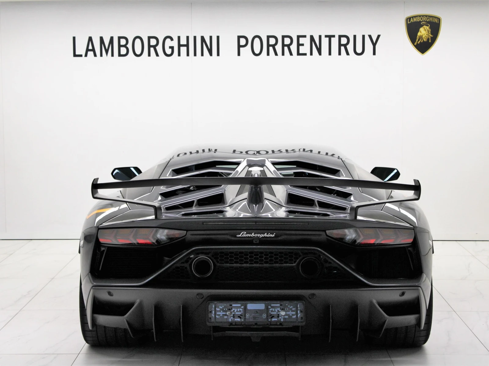 Lamborghini Aventador SVJ, 4/8