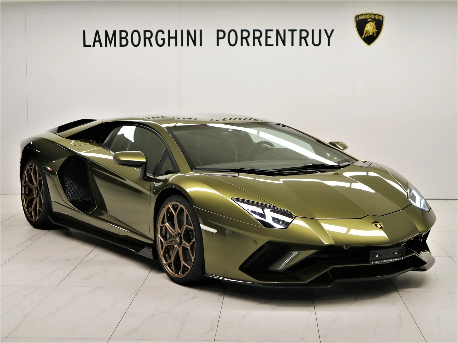 Green Lamborghini Aventador LP 780-4 Ultimae, full front three-quarter view