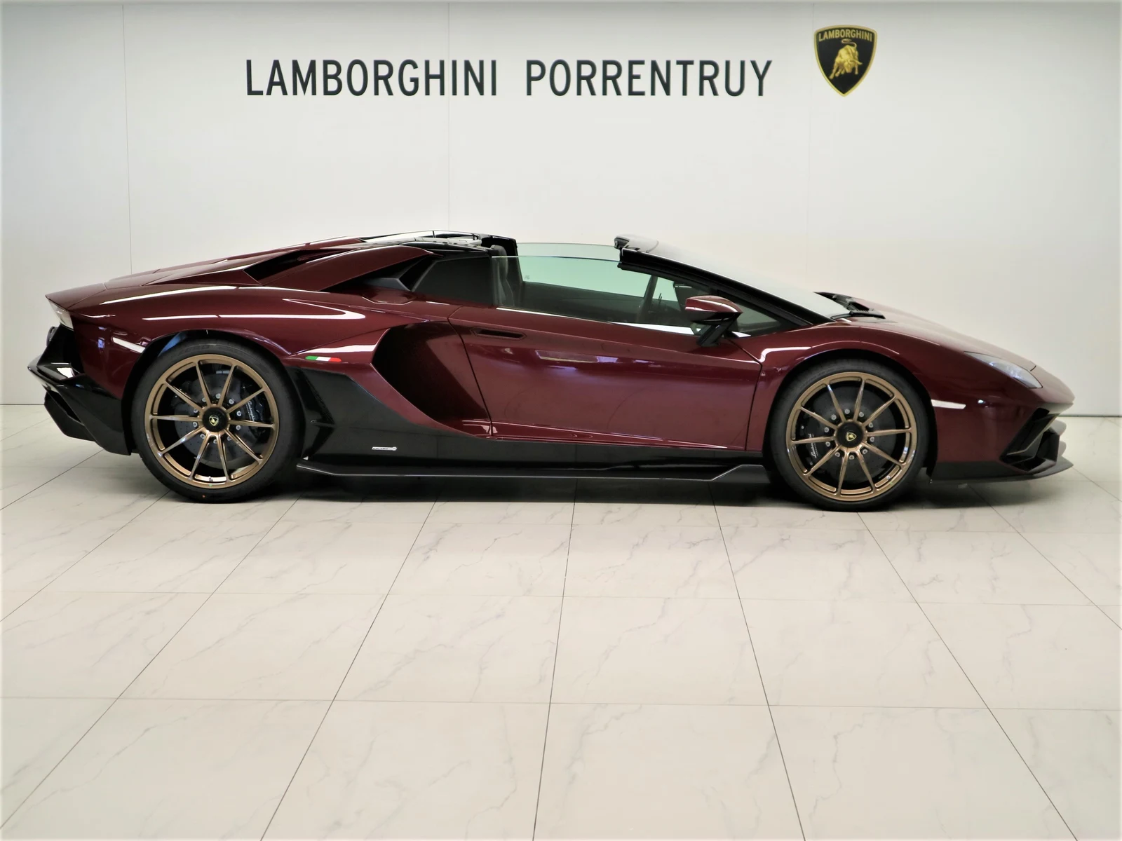 Lamborghini Aventador LP 780-4 Ultimae Roadster, 2/7