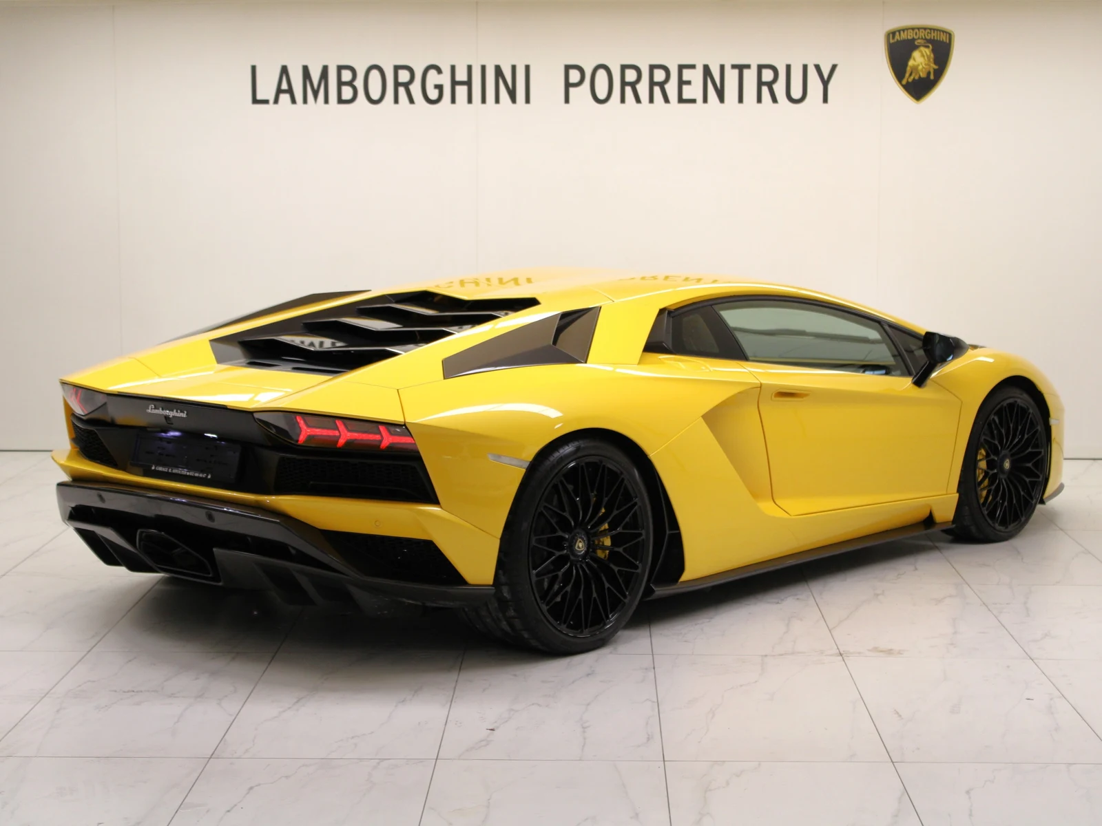 Lamborghini Aventador S, 3/7