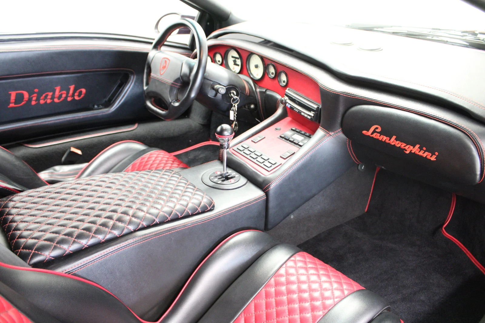 Lamborghini Diablo SV GTR, 7/8