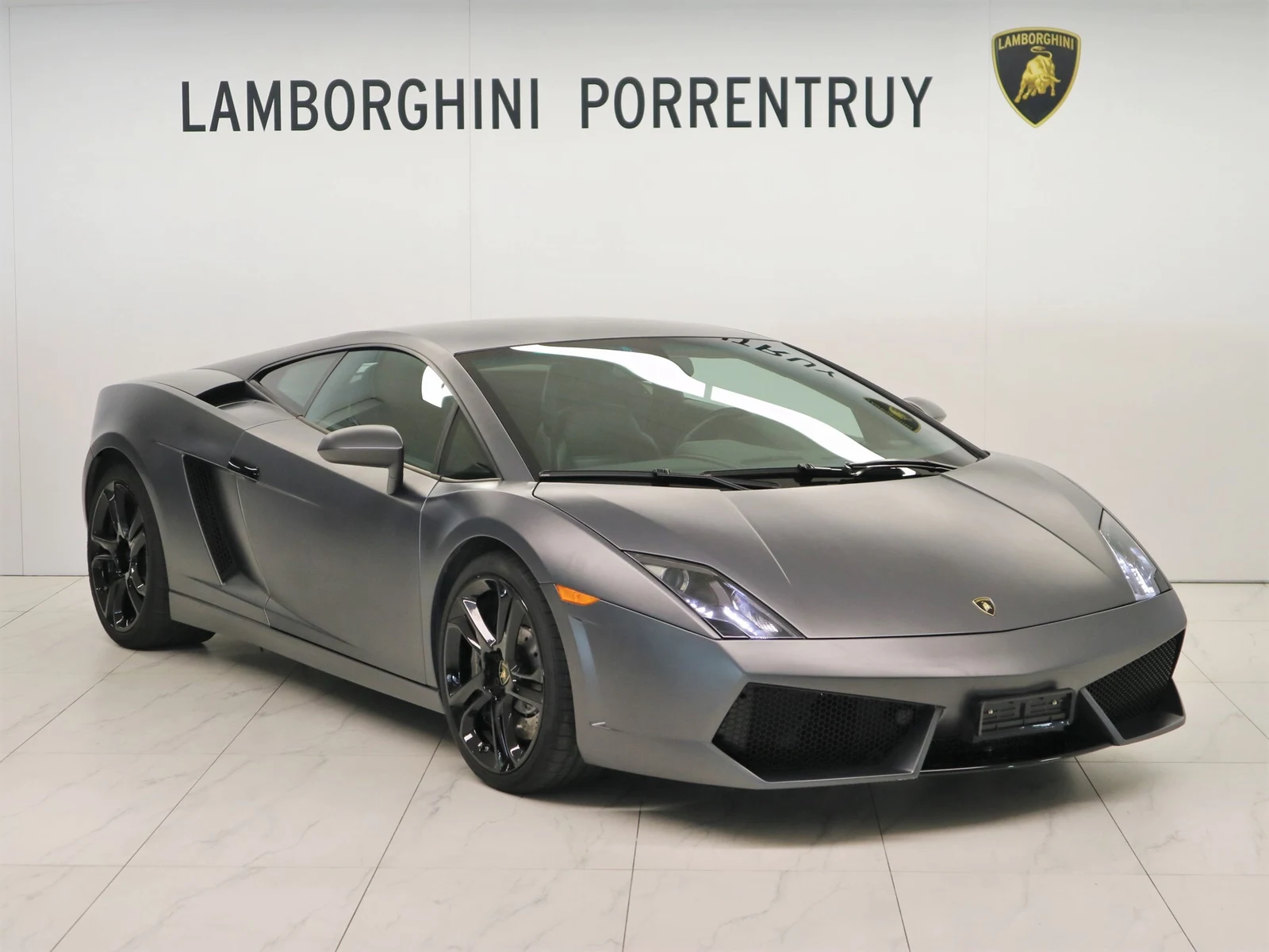 Anthracite gray Lamborghini Gallardo LP 560-4, full front three-quarter view