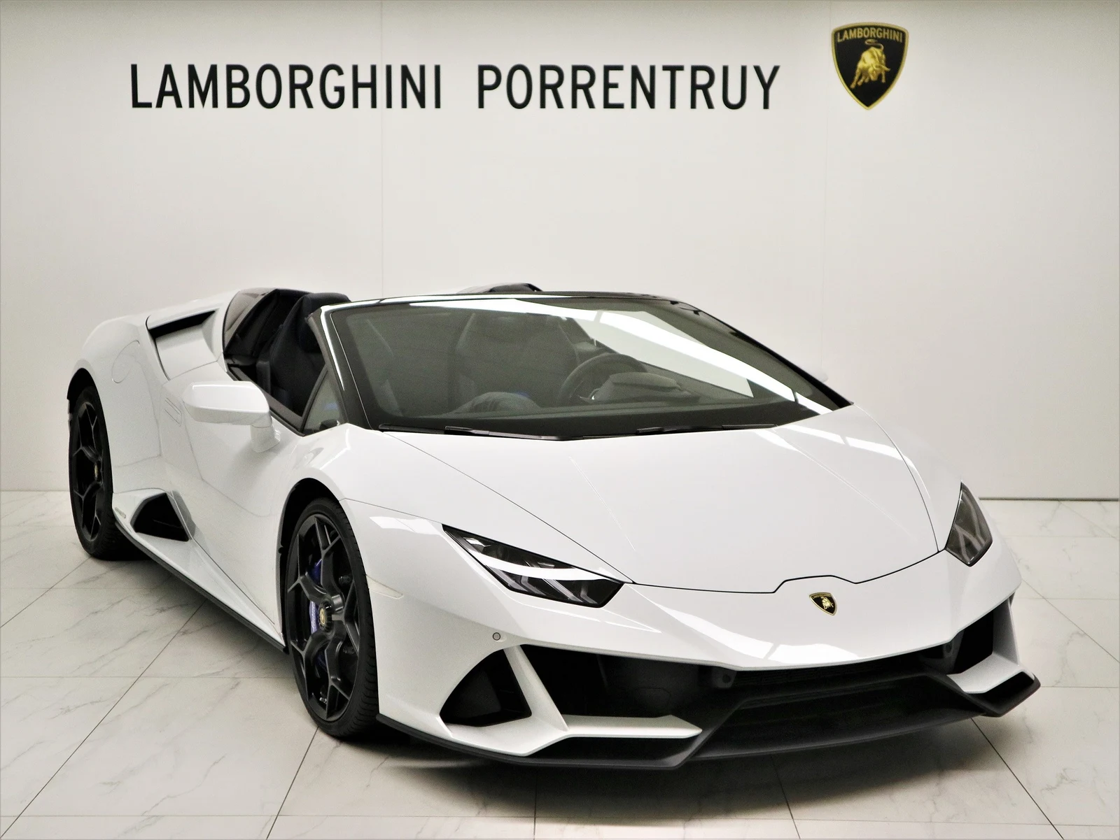 White Lamborghini Huracán EVO Spyder, full front three-quarter view