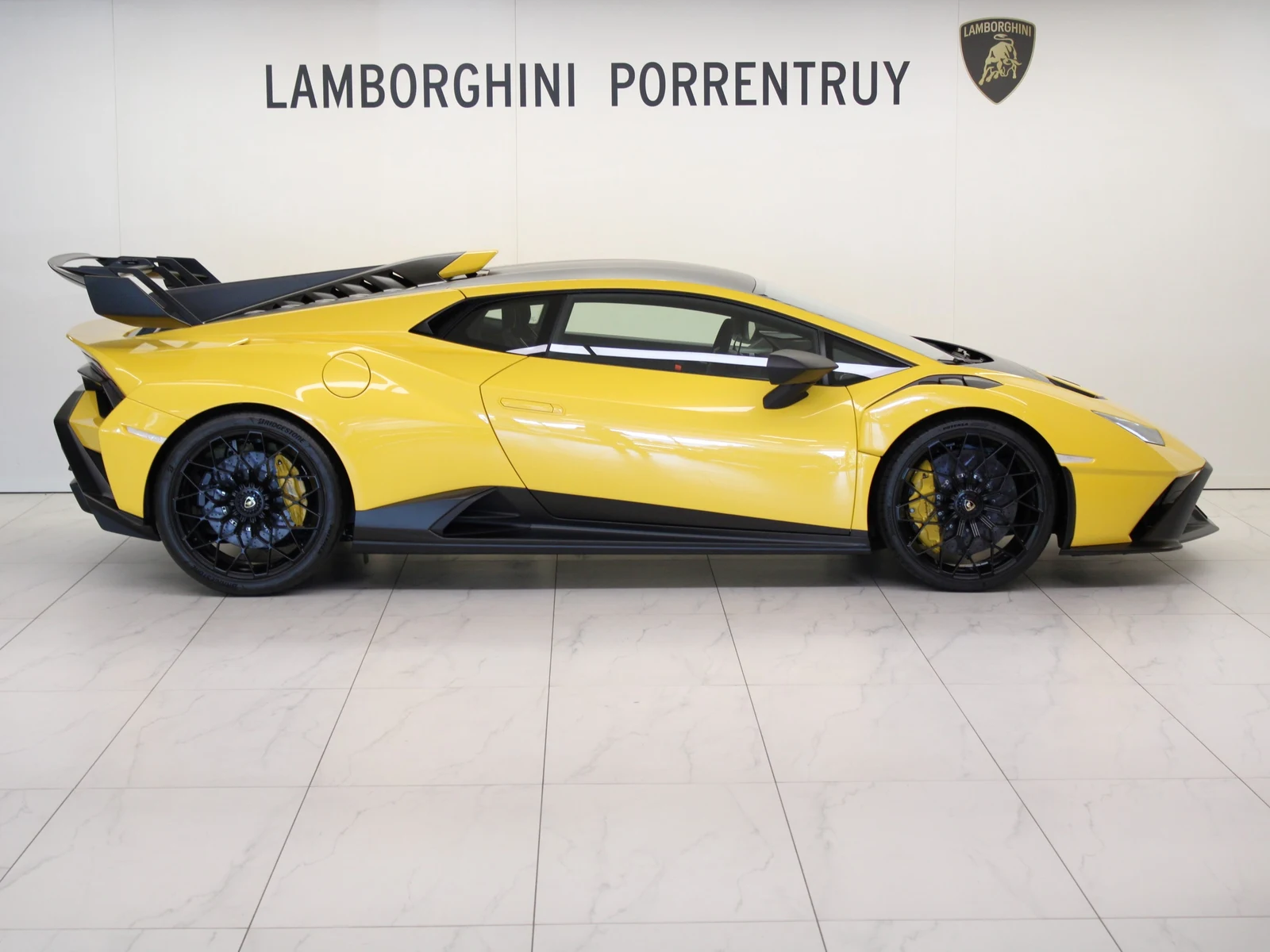 Lamborghini Huracán STO, 2/5