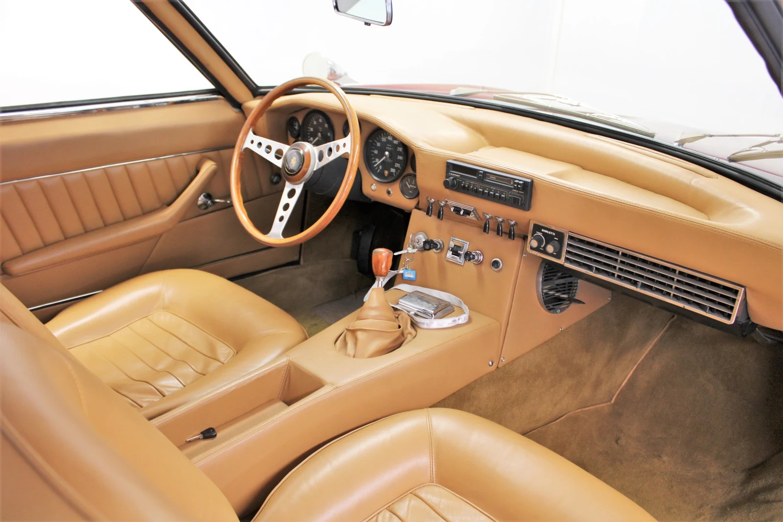 Lamborghini Islero 400 GT, 6/8