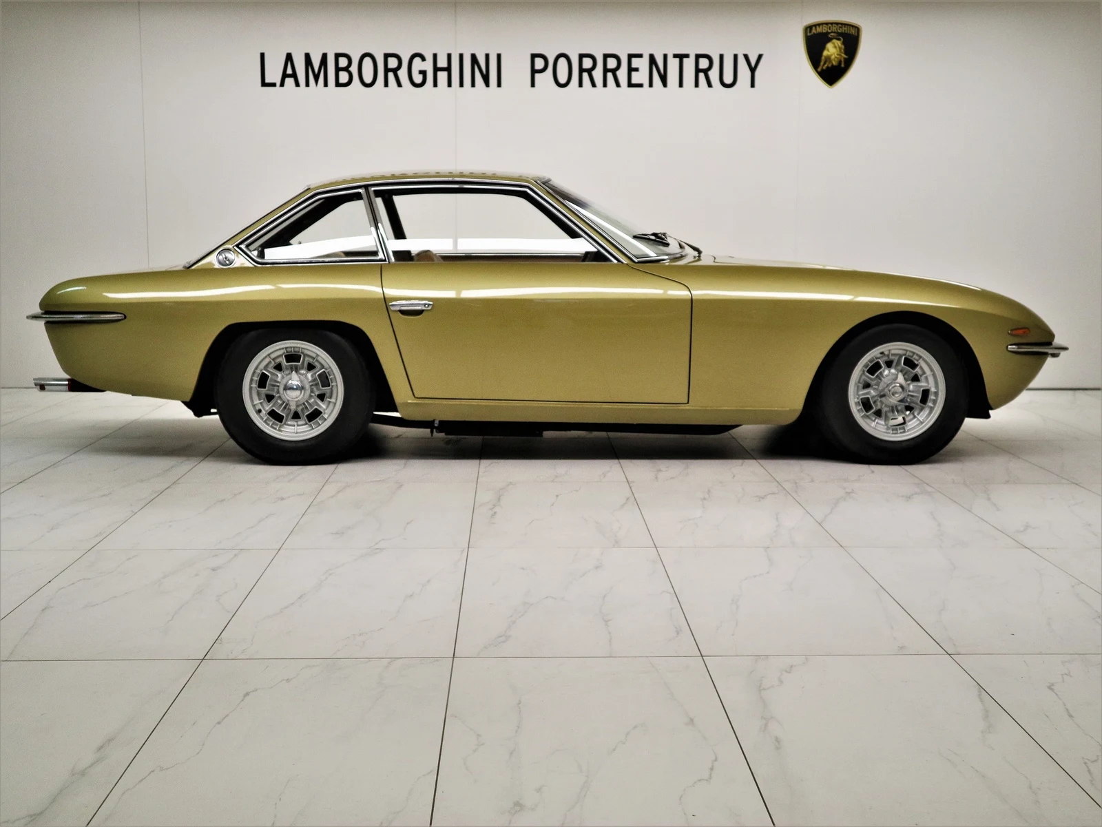 Lamborghini Islero, 2/10