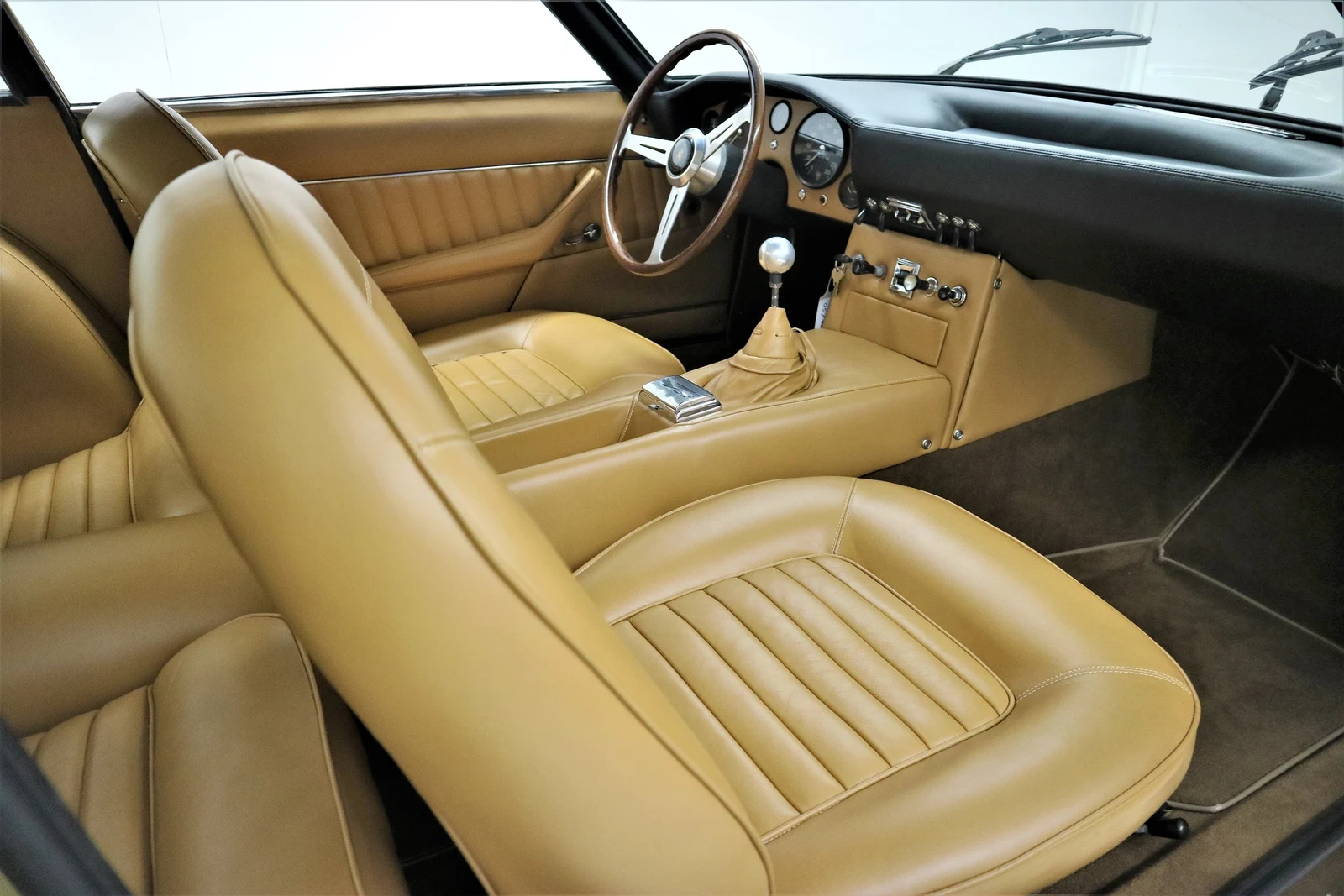 Lamborghini Islero, 6/10