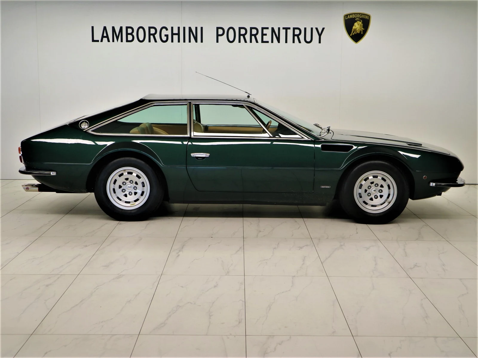 Lamborghini Jarama 400 GTS, 2/5