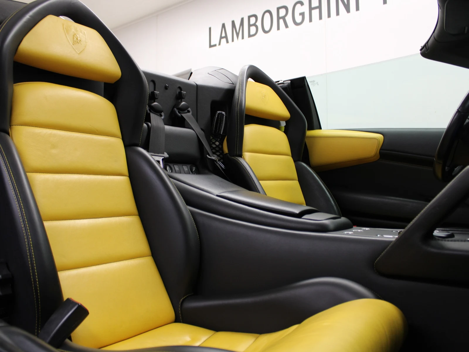 Lamborghini Murciélago Roadster, 6/8