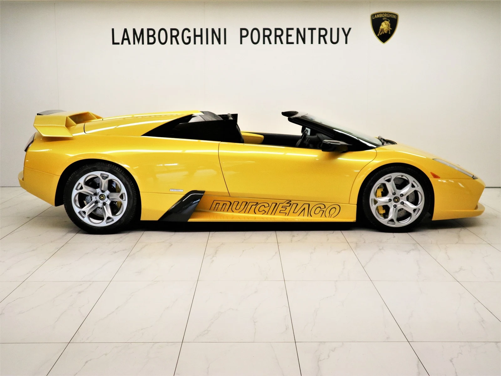 Lamborghini Murciélago Roadster, 2/9